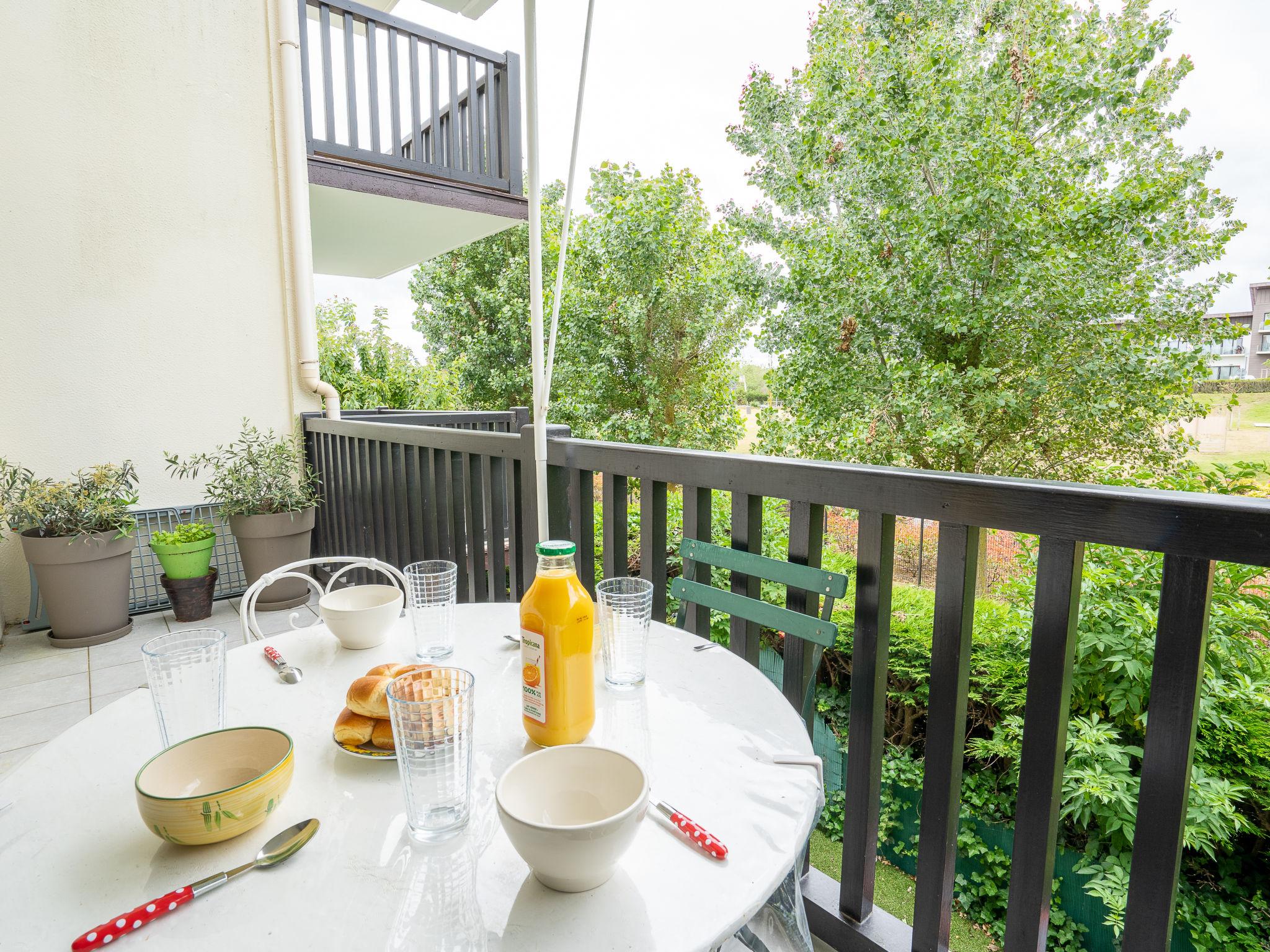 Foto 14 - Apartment mit 1 Schlafzimmer in Cabourg mit blick aufs meer