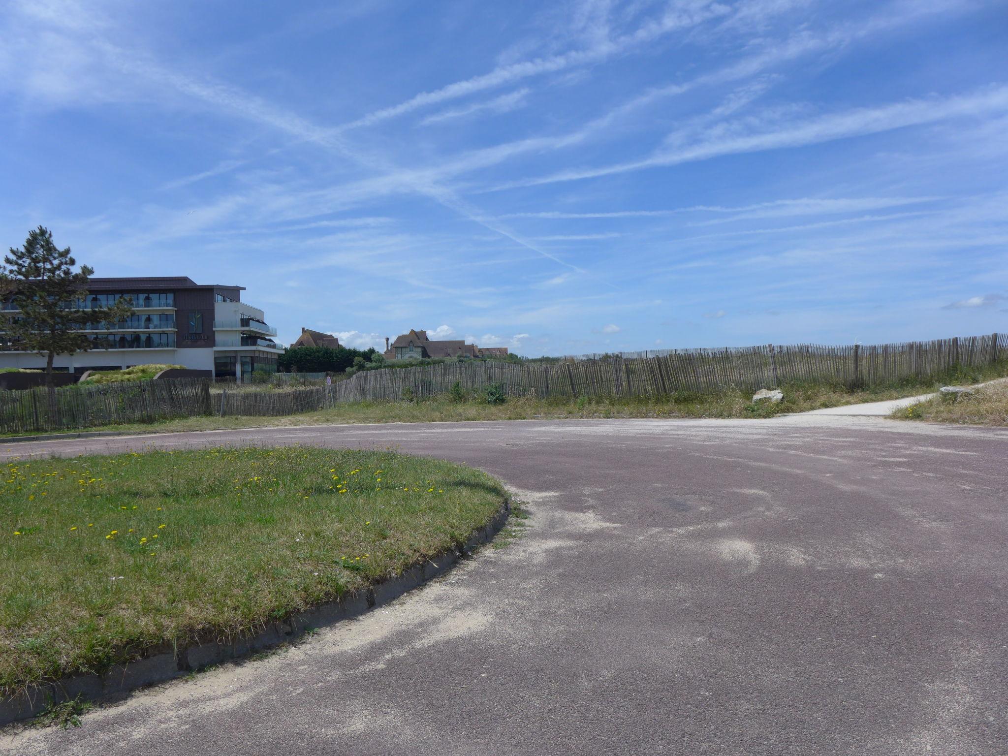 Foto 17 - Apartment mit 1 Schlafzimmer in Cabourg mit blick aufs meer