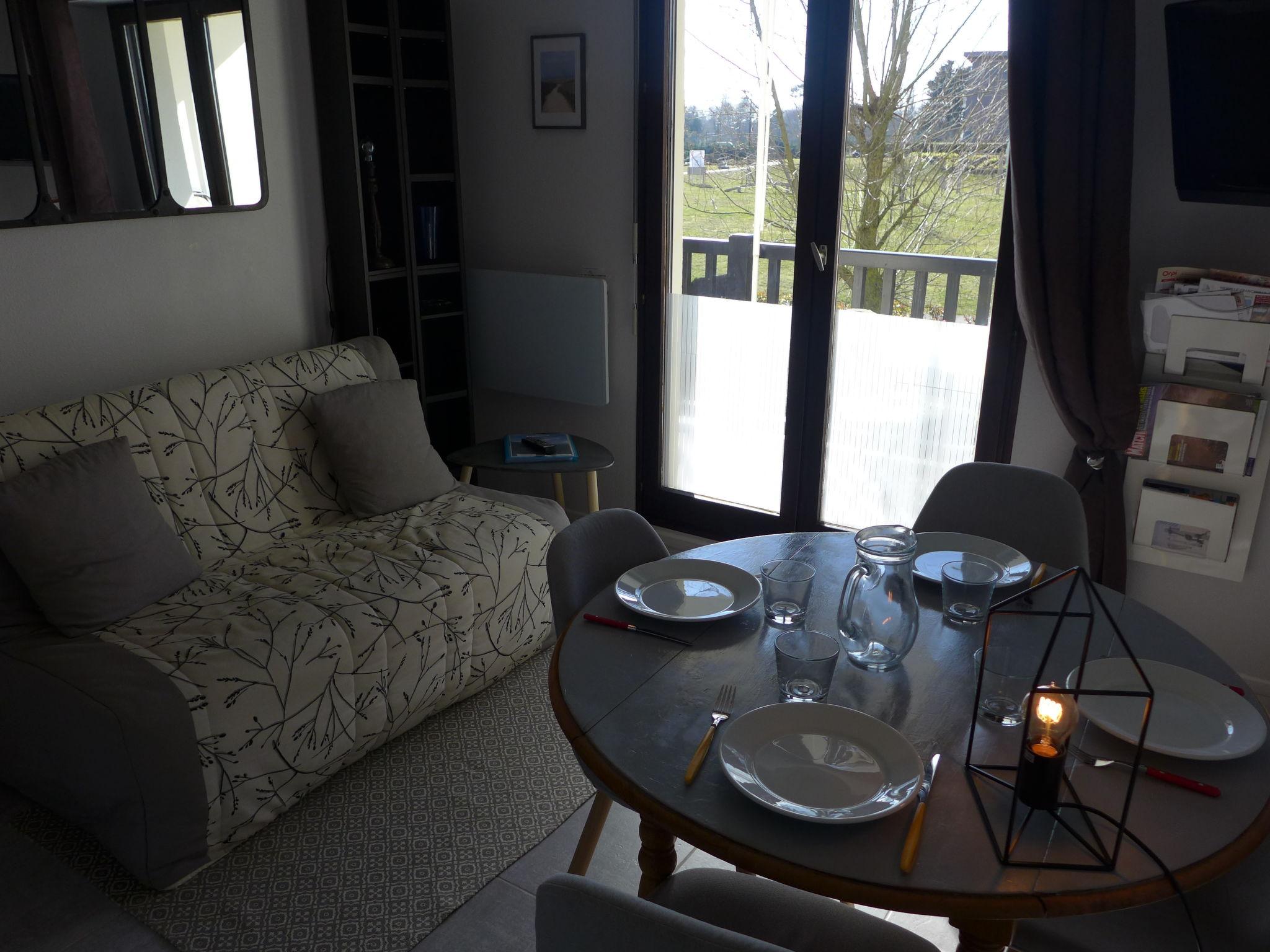 Foto 4 - Apartamento de 1 habitación en Cabourg con vistas al mar