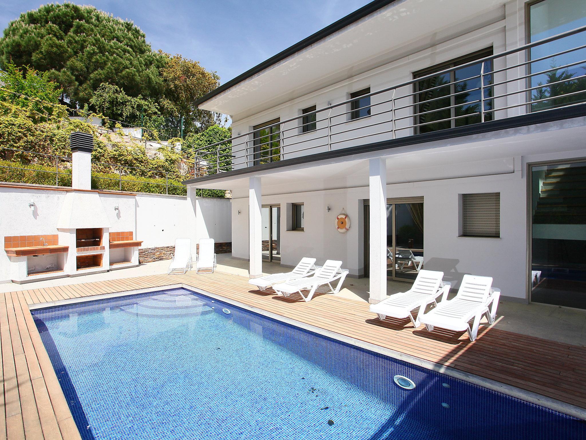 Photo 20 - 4 bedroom House in Lloret de Mar with private pool and sea view