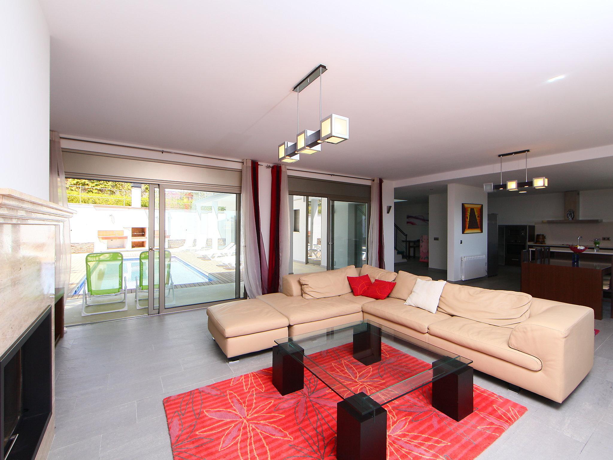 Photo 7 - 4 bedroom House in Lloret de Mar with private pool and sea view