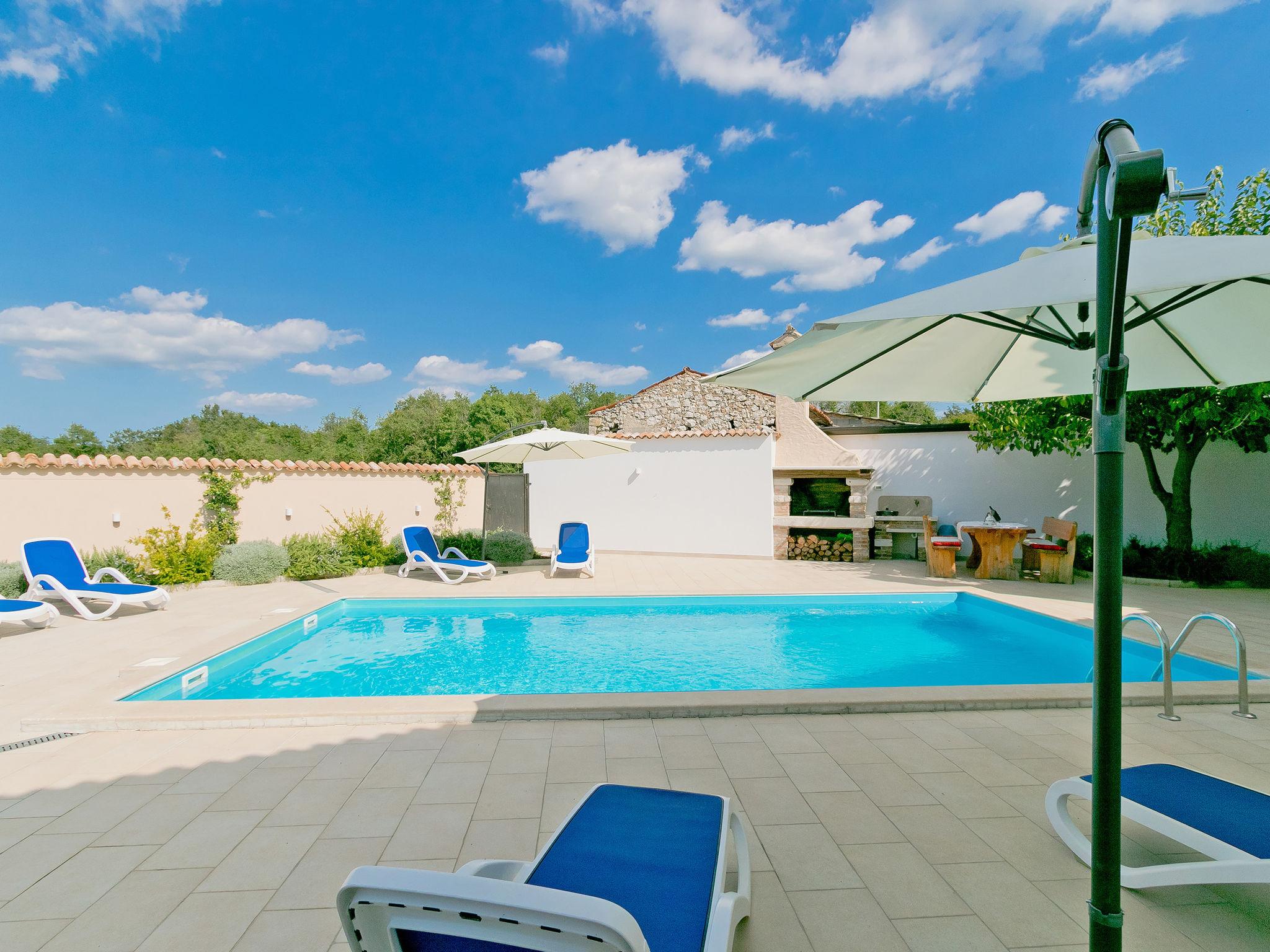 Photo 33 - Maison de 4 chambres à Brtonigla avec piscine privée et vues à la mer