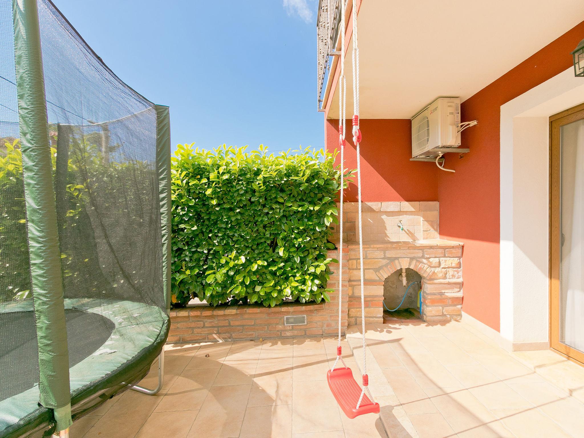 Photo 40 - Maison de 4 chambres à Brtonigla avec piscine privée et jardin