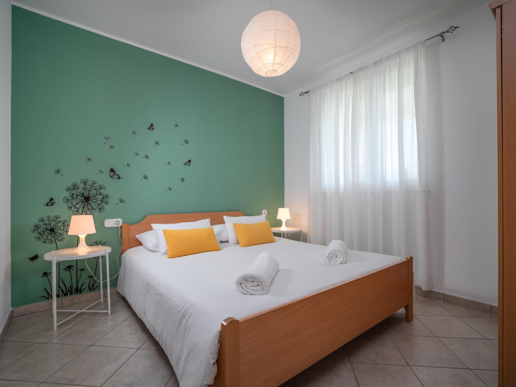 Foto 20 - Appartamento con 2 camere da letto a Tar-Vabriga con piscina e vista mare