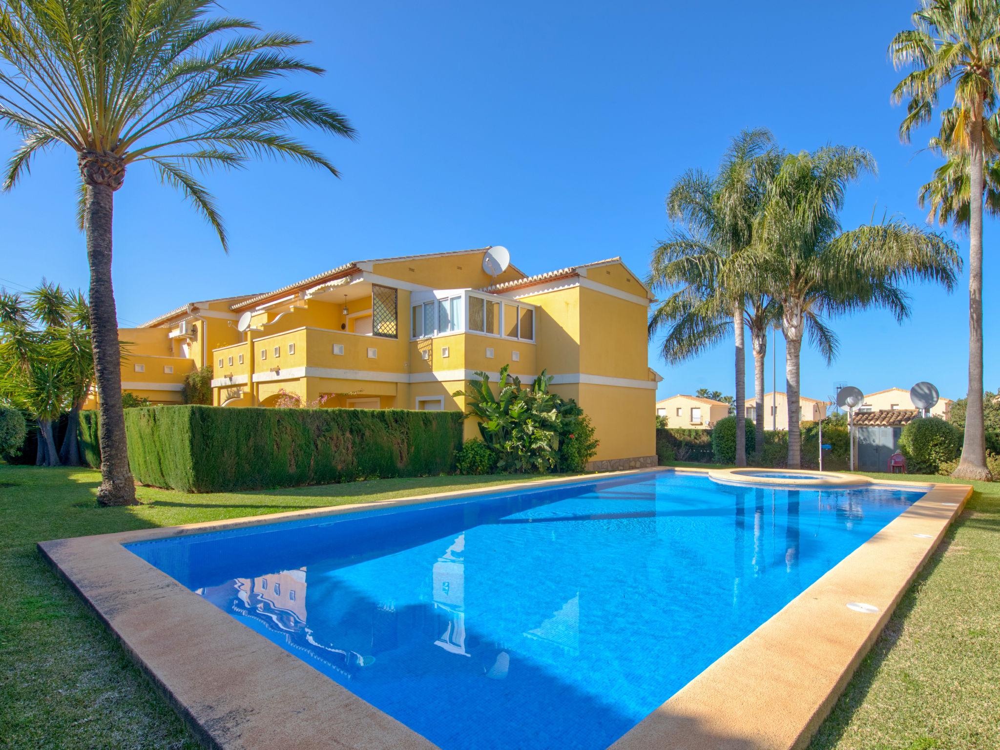 Foto 1 - Apartamento de 2 quartos em Dénia com piscina e vistas do mar