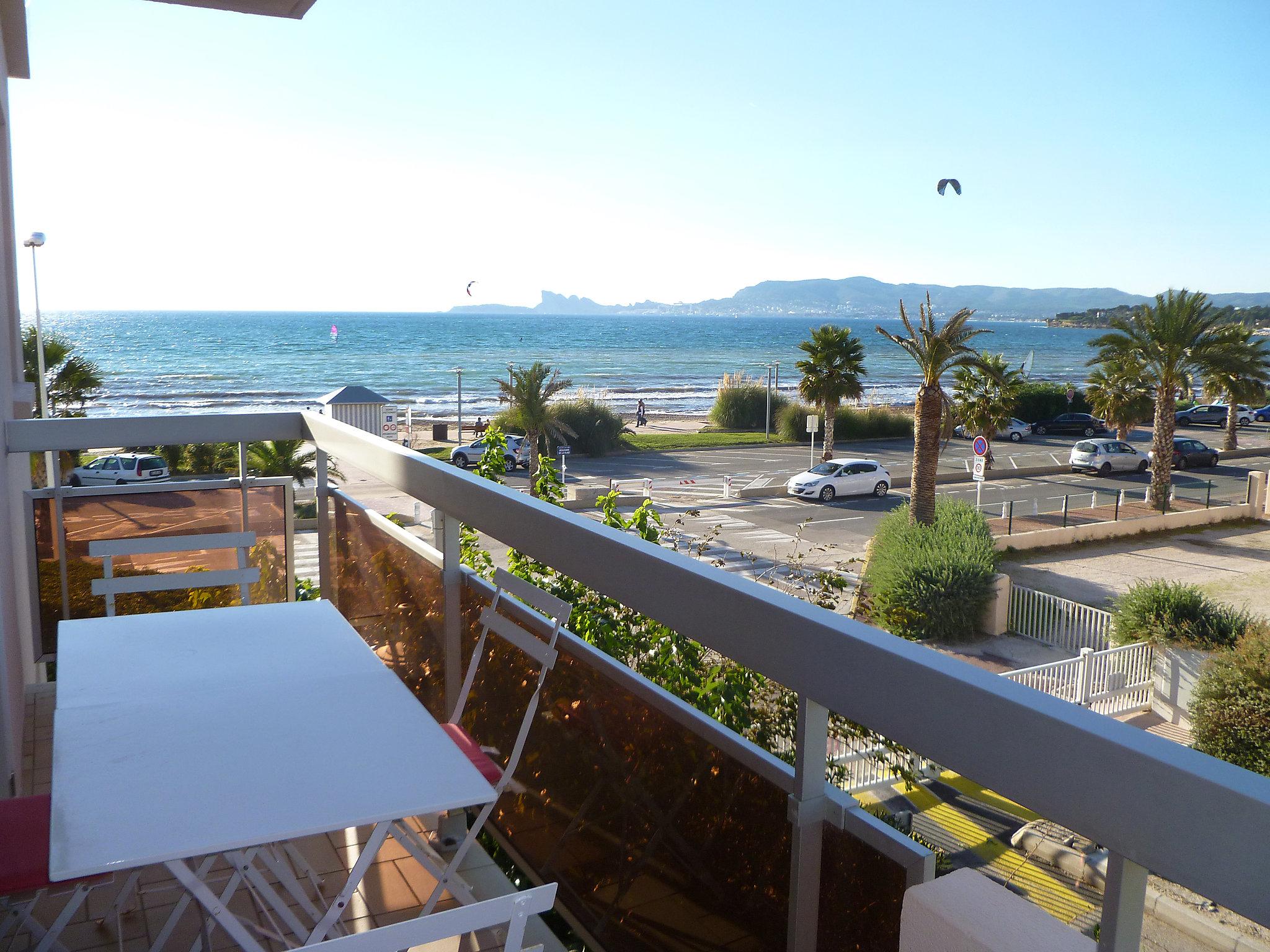 Photo 1 - Appartement de 1 chambre à Saint-Cyr-sur-Mer avec terrasse et vues à la mer