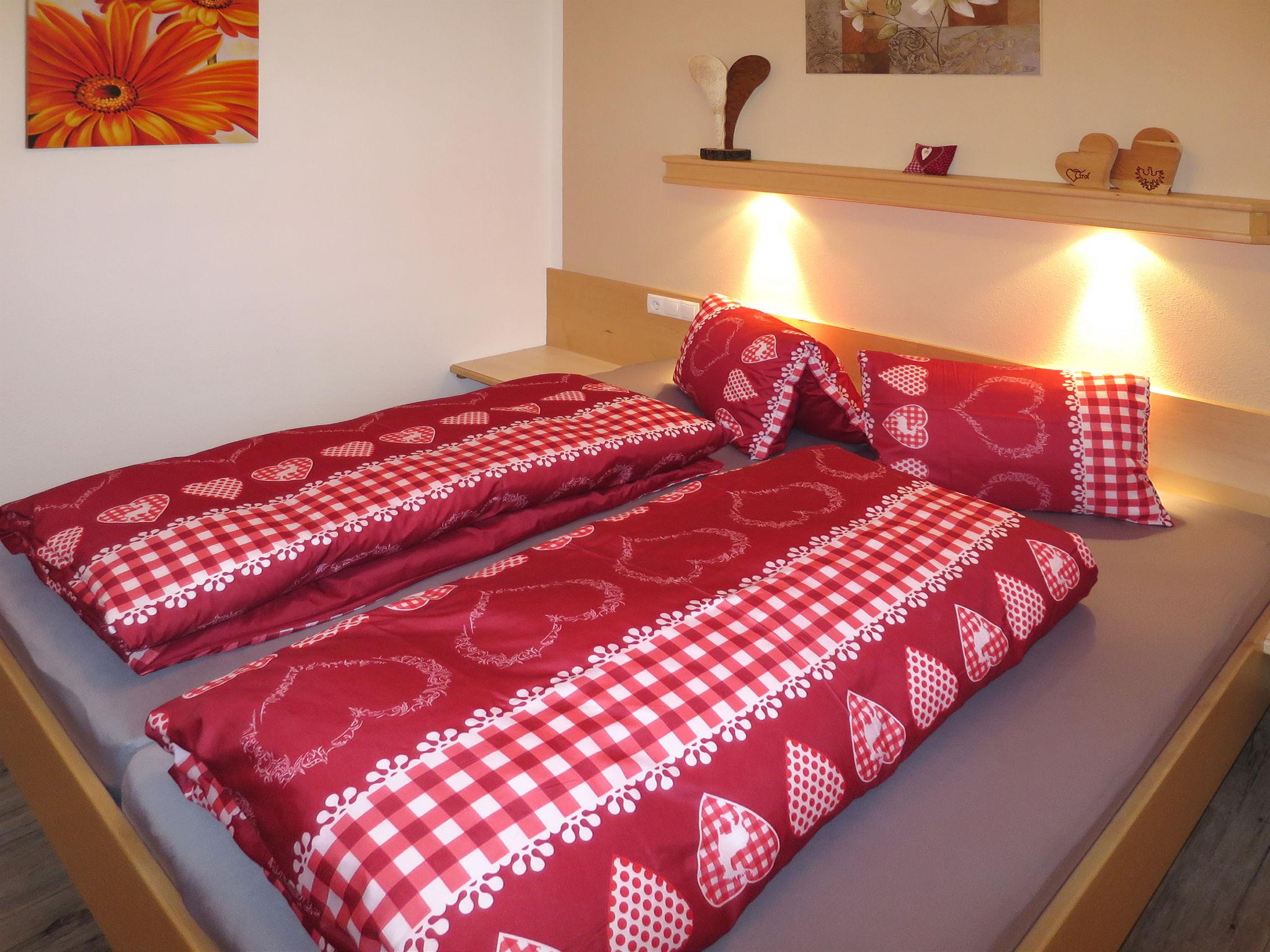 Foto 5 - Appartamento con 1 camera da letto a Aschau im Zillertal con vista sulle montagne