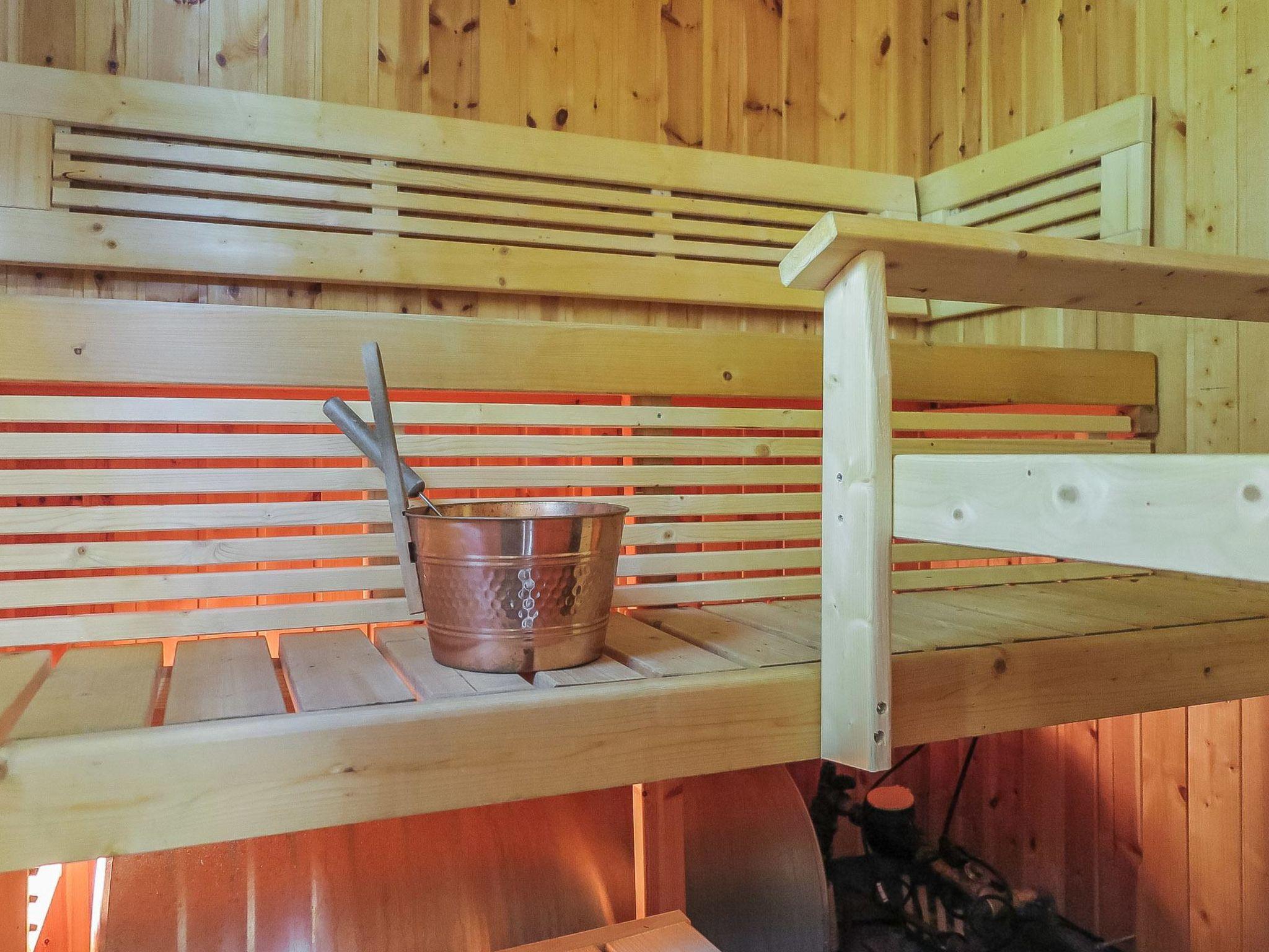 Foto 18 - Casa de 2 habitaciones en Rovaniemi con sauna y vistas a la montaña