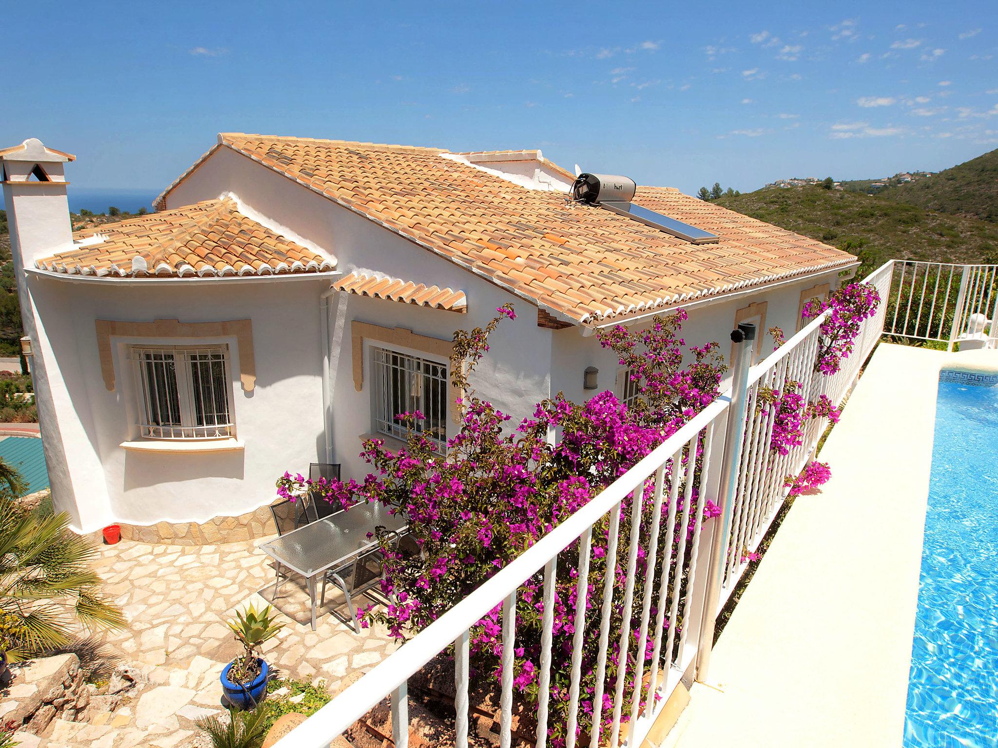 Foto 15 - Casa de 3 habitaciones en El Ràfol d'Almúnia con piscina privada y vistas al mar