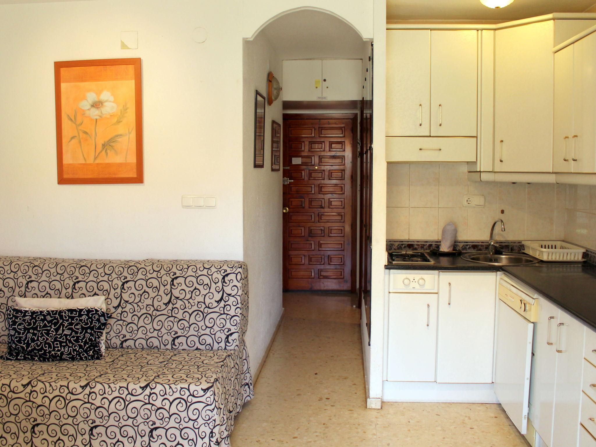 Photo 10 - 1 bedroom Apartment in Benidorm with swimming pool