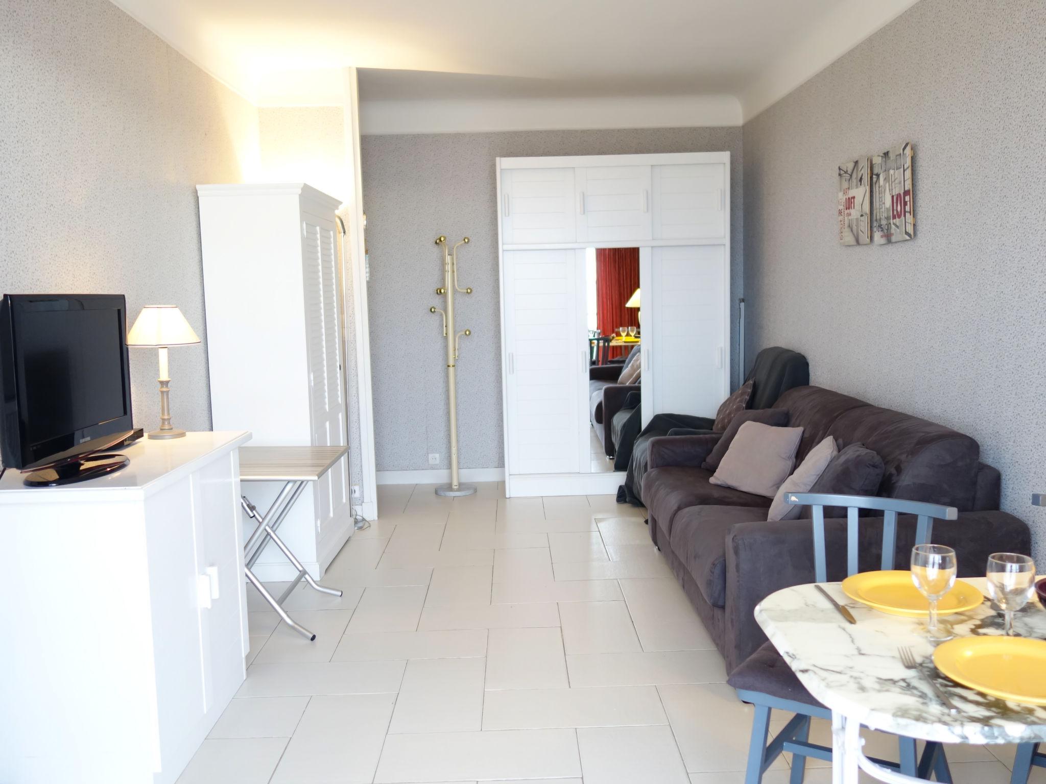 Photo 8 - 1 bedroom Apartment in Royan with terrace