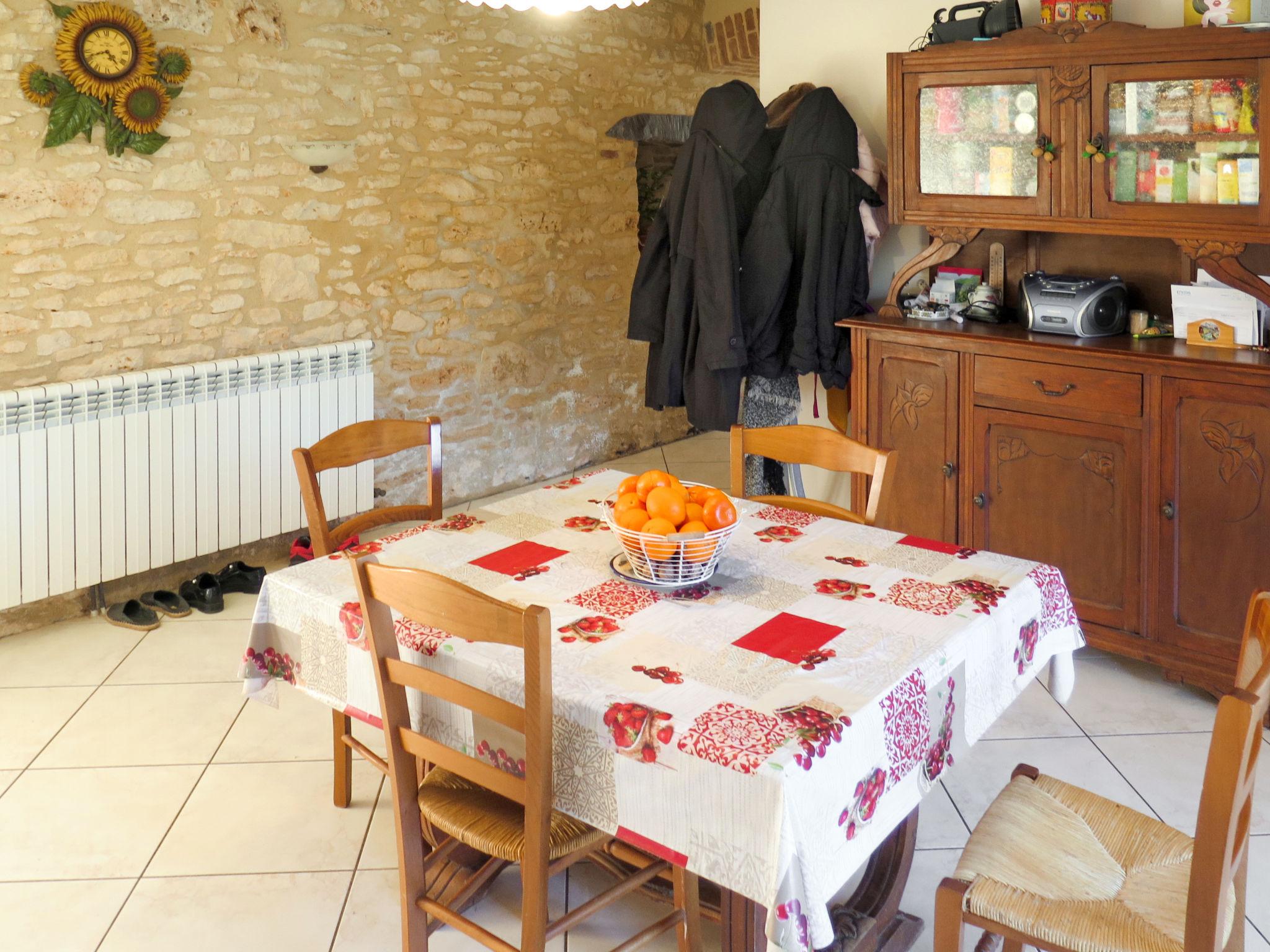 Photo 9 - 3 bedroom House in Montcabrier with private pool and garden