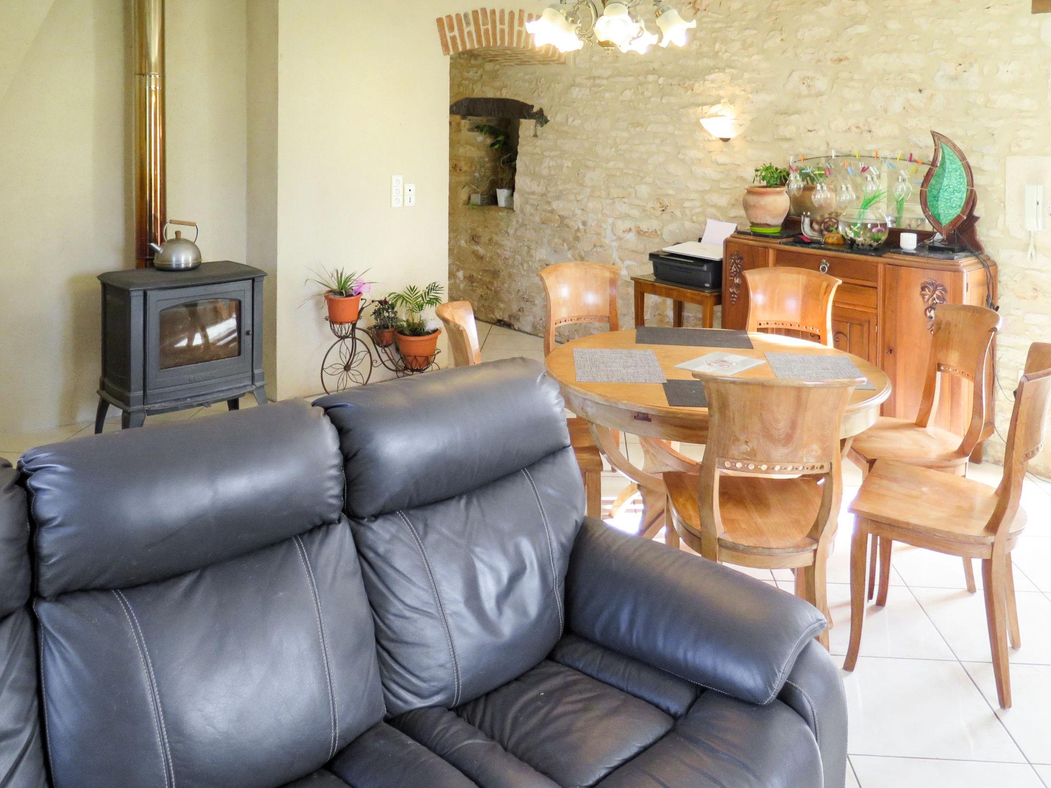 Photo 11 - 3 bedroom House in Montcabrier with private pool and garden