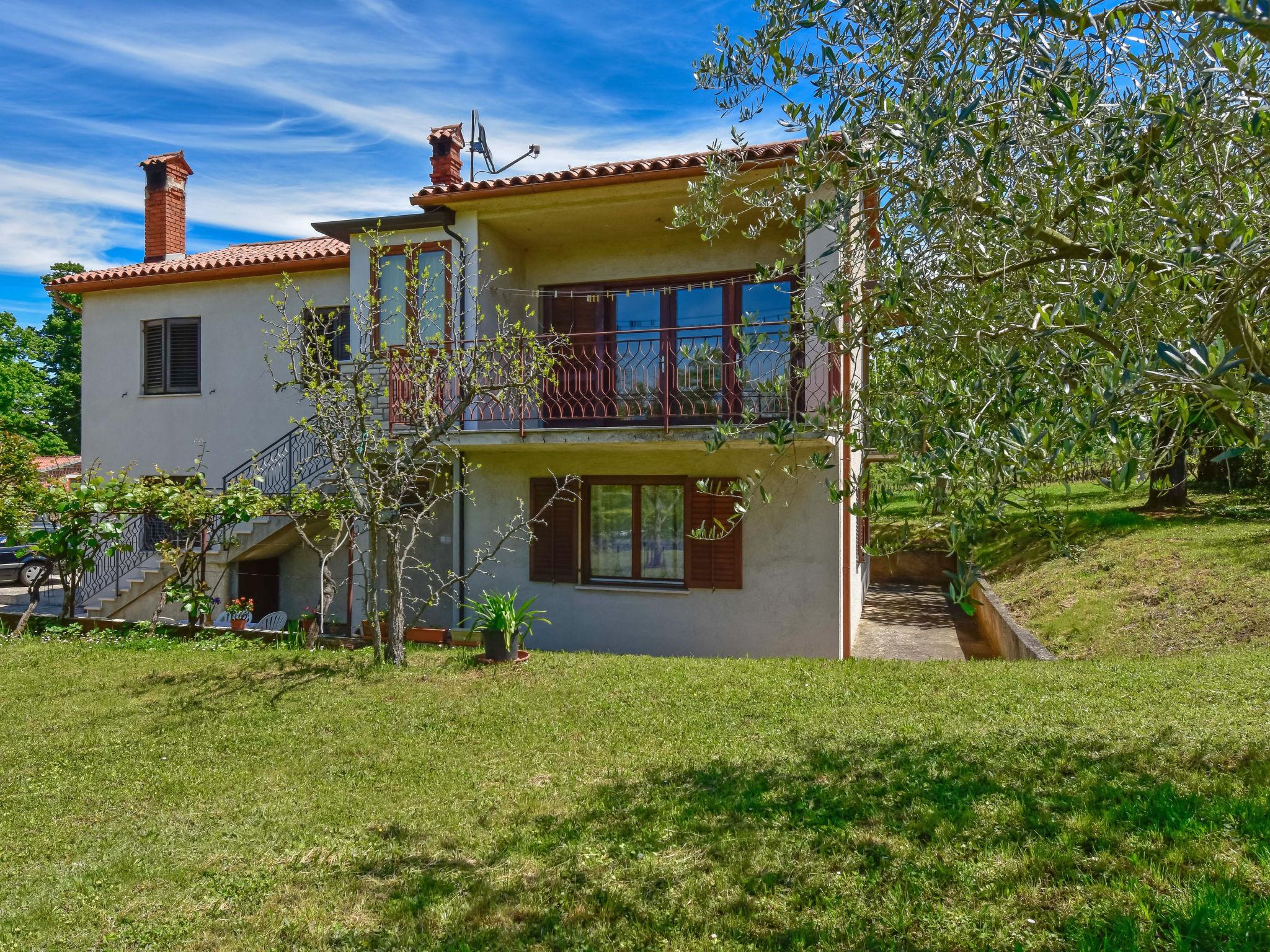 Photo 1 - Appartement de 1 chambre à Umag avec jardin