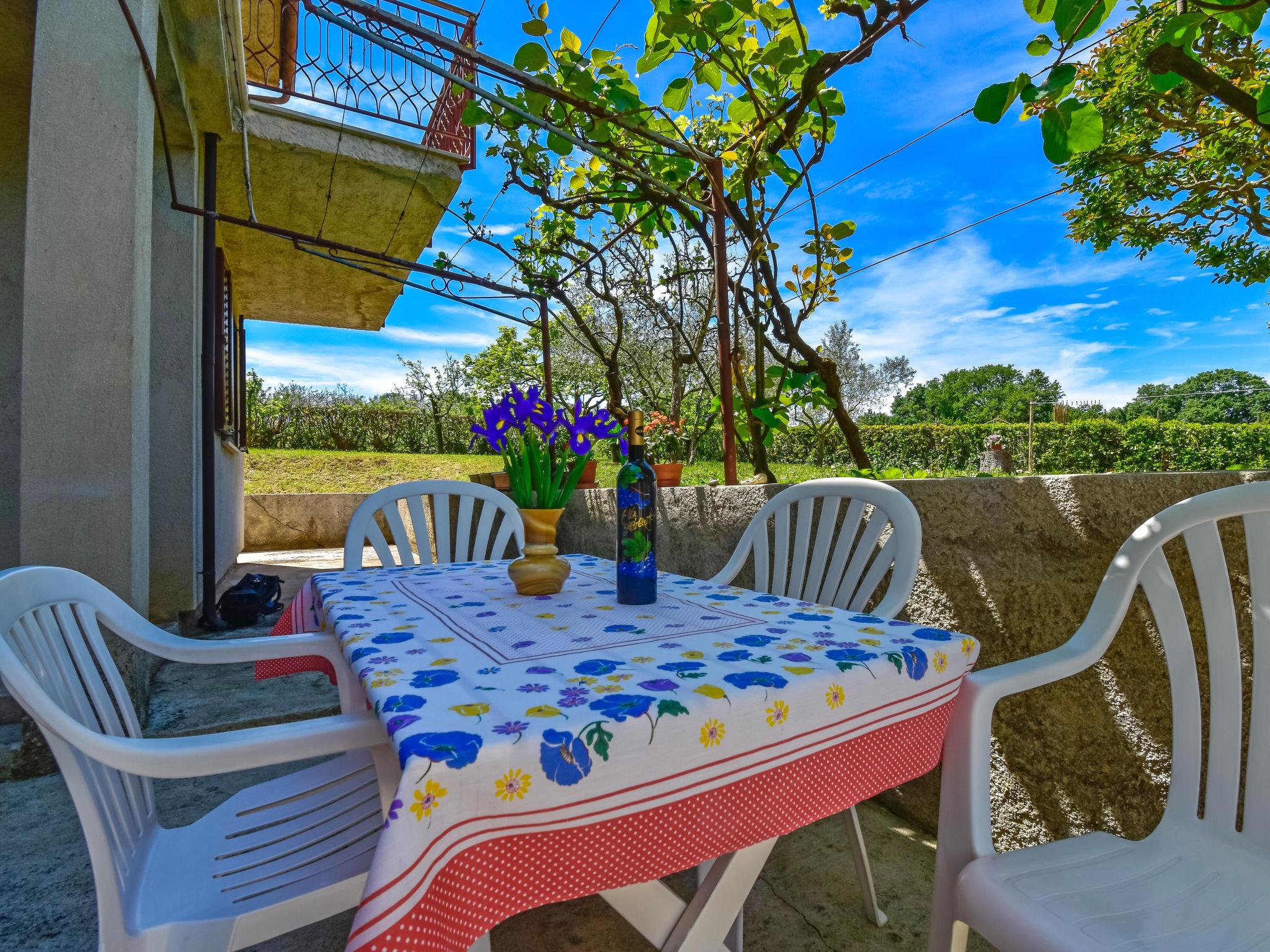 Photo 2 - Appartement de 1 chambre à Umag avec jardin