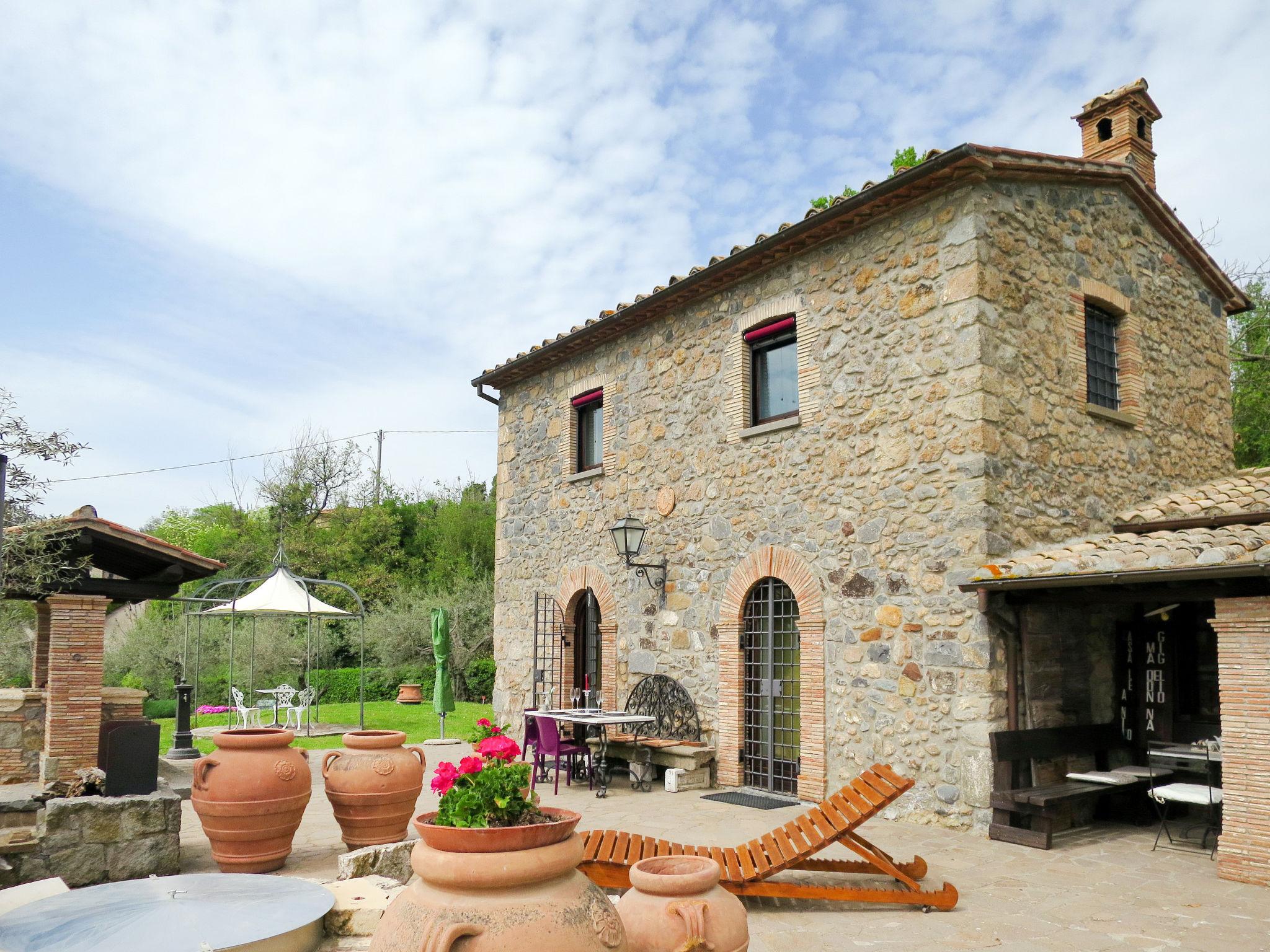 Photo 22 - 2 bedroom House in Bolsena with private pool and garden