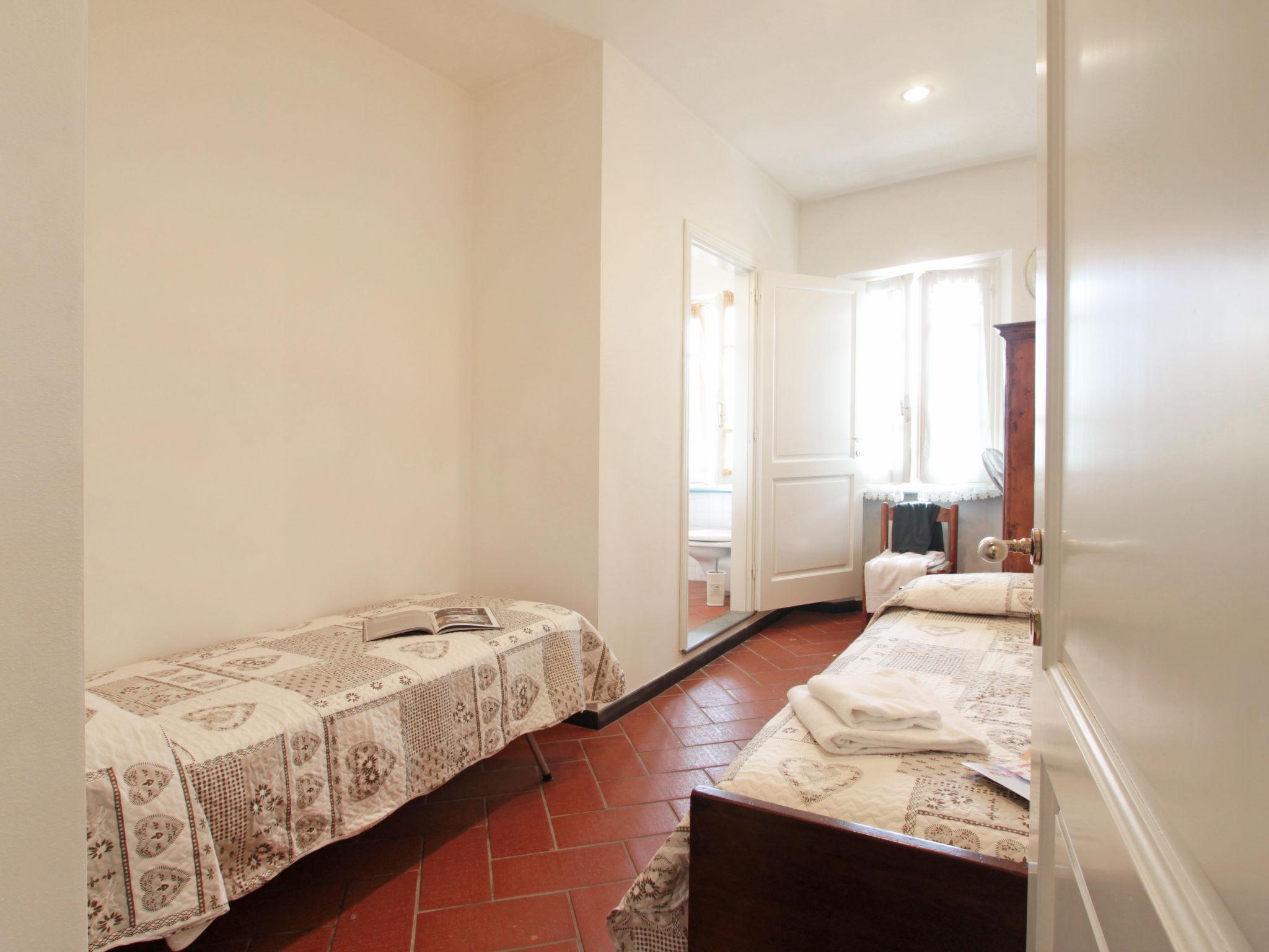 Foto 16 - Casa de 4 habitaciones en Forte dei Marmi con jardín y vistas al mar
