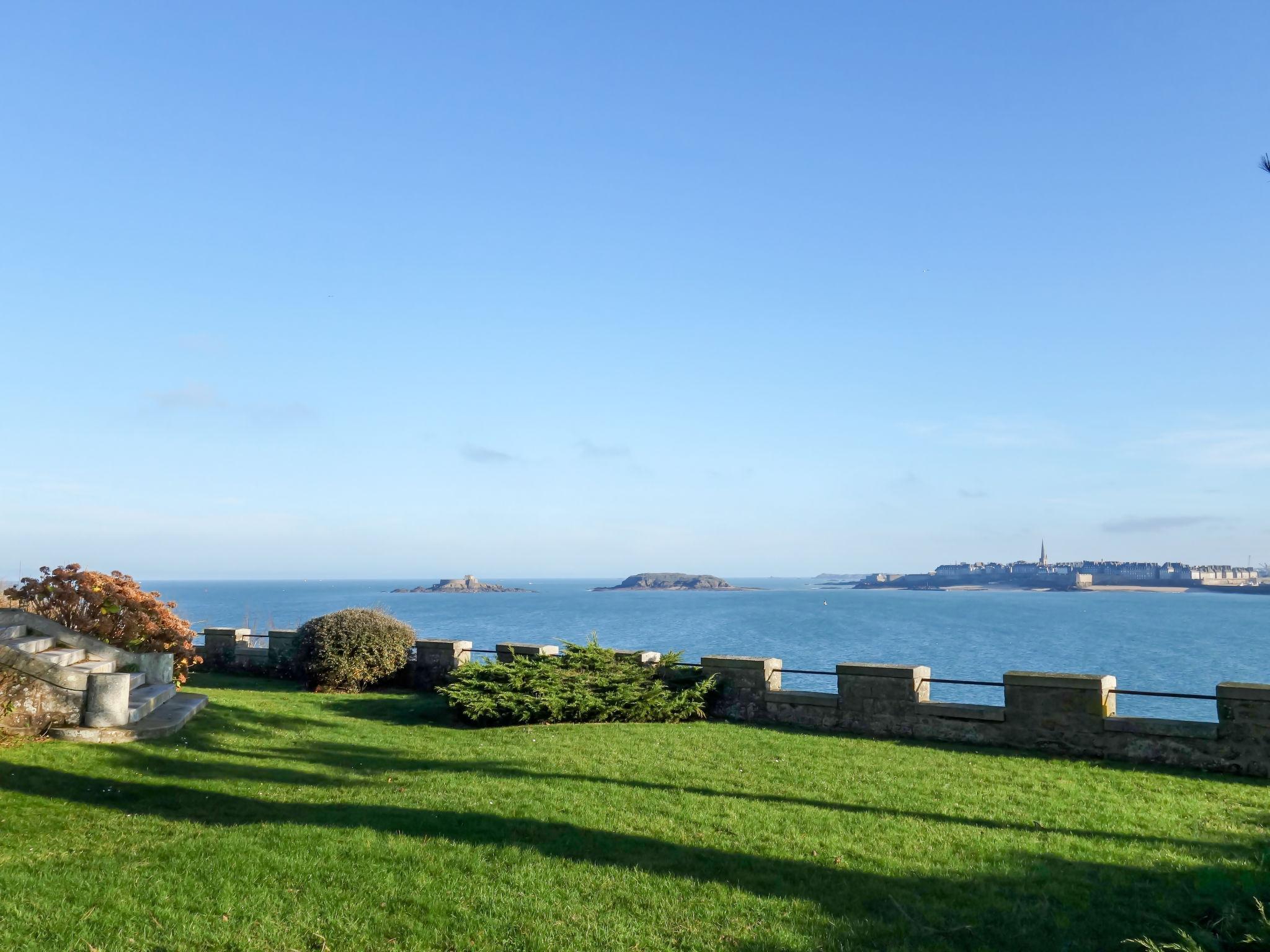 Photo 12 - Apartment in Dinard with sea view