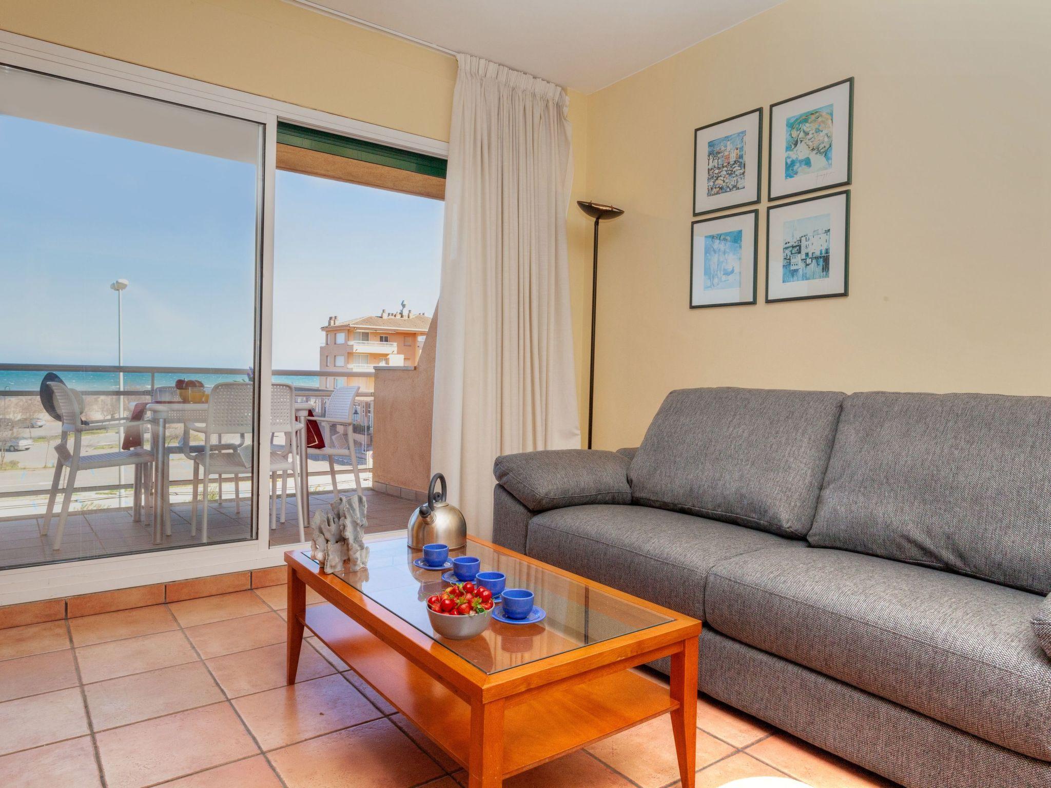 Photo 4 - 2 bedroom Apartment in Pals with swimming pool and sea view