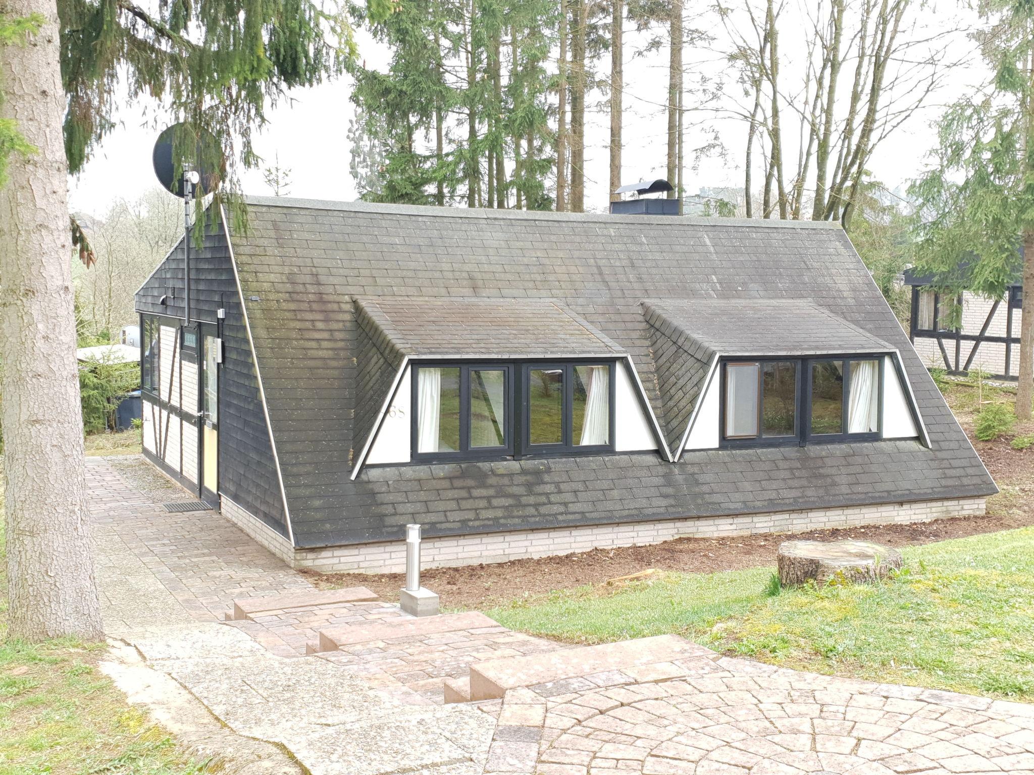 Photo 1 - Maison de 3 chambres à Gerolstein avec piscine et jardin