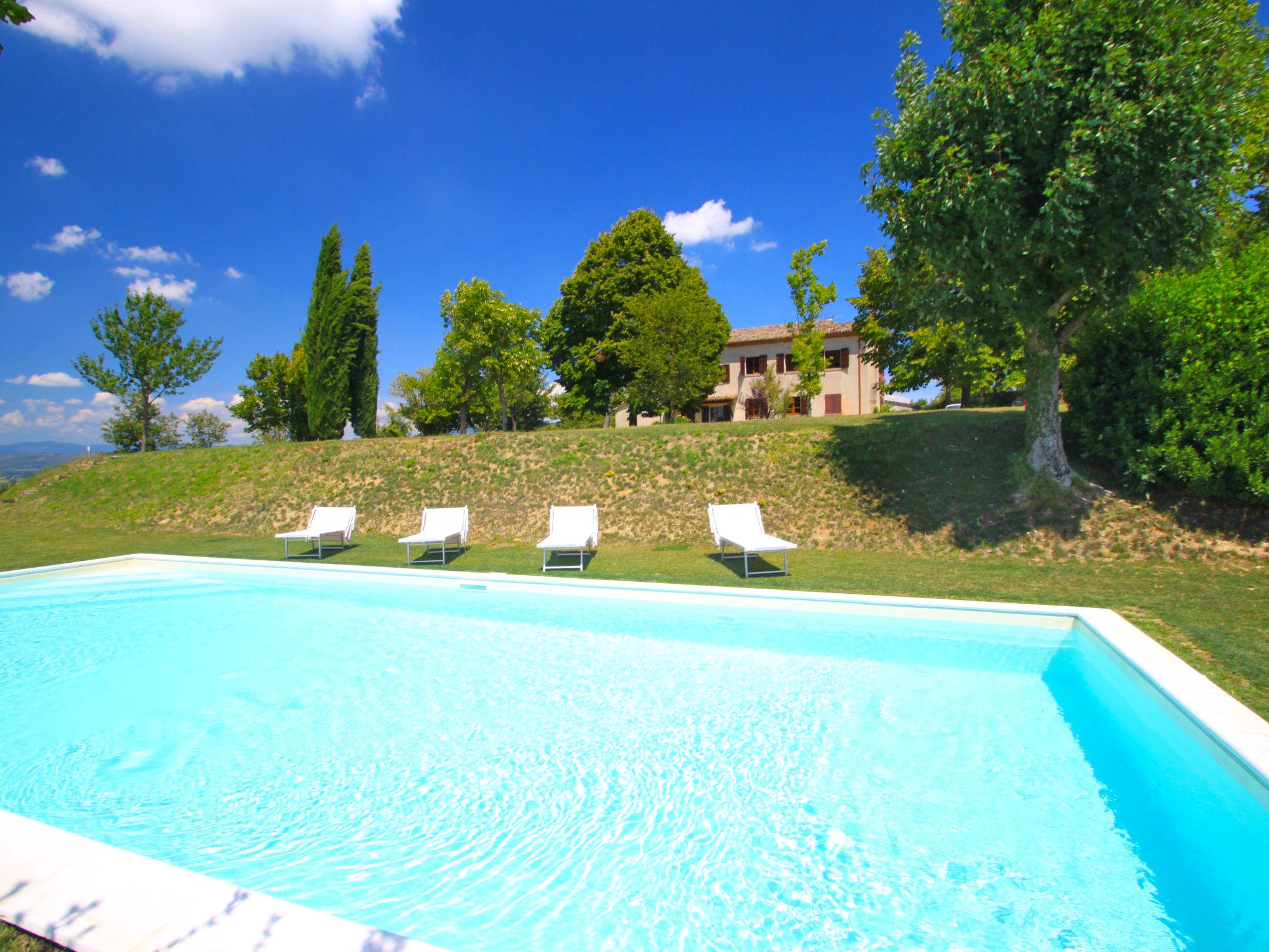 Foto 1 - Casa de 5 habitaciones en Citerna con piscina privada y jardín