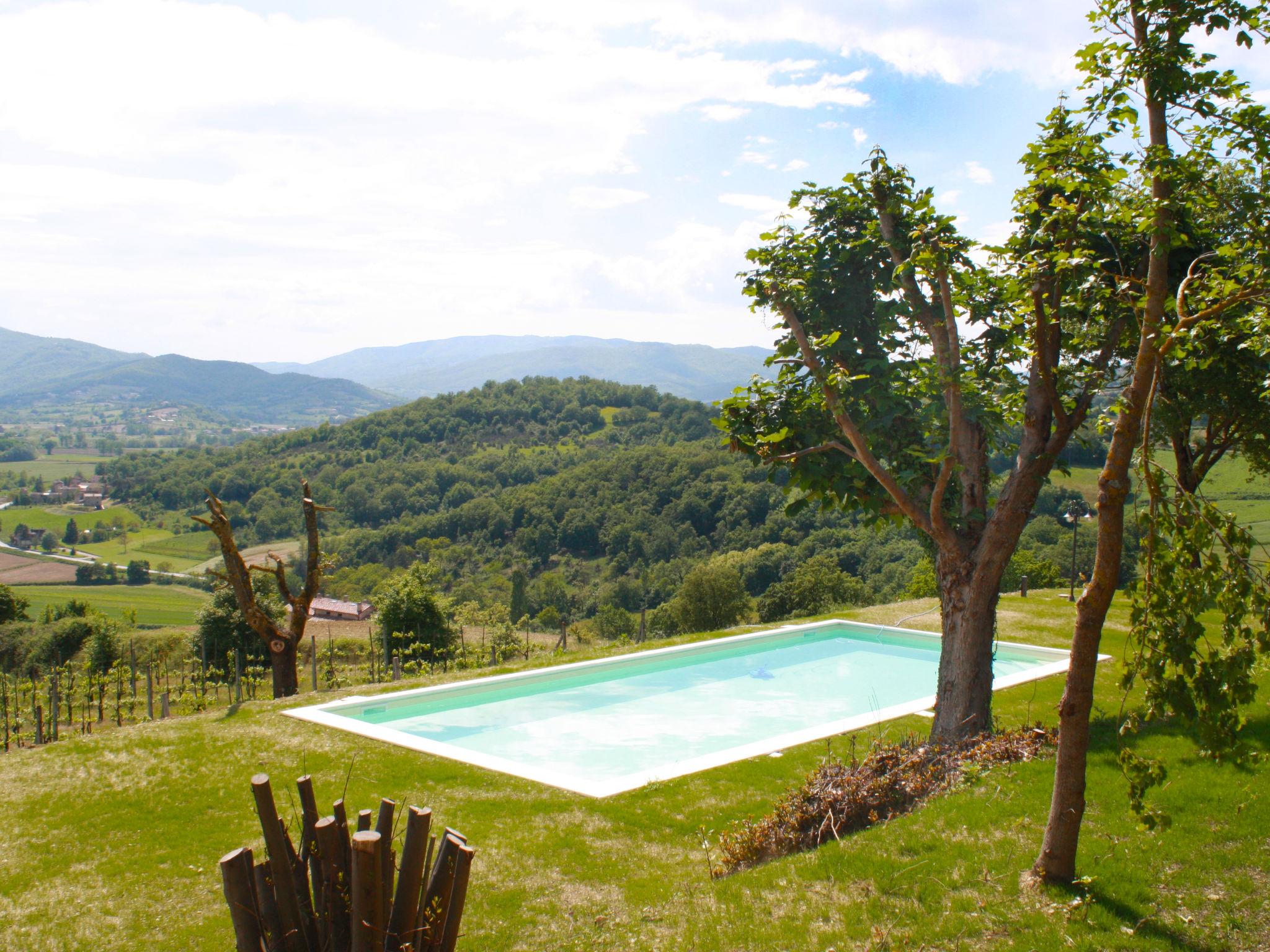 Foto 5 - Casa de 5 quartos em Citerna com piscina privada e jardim