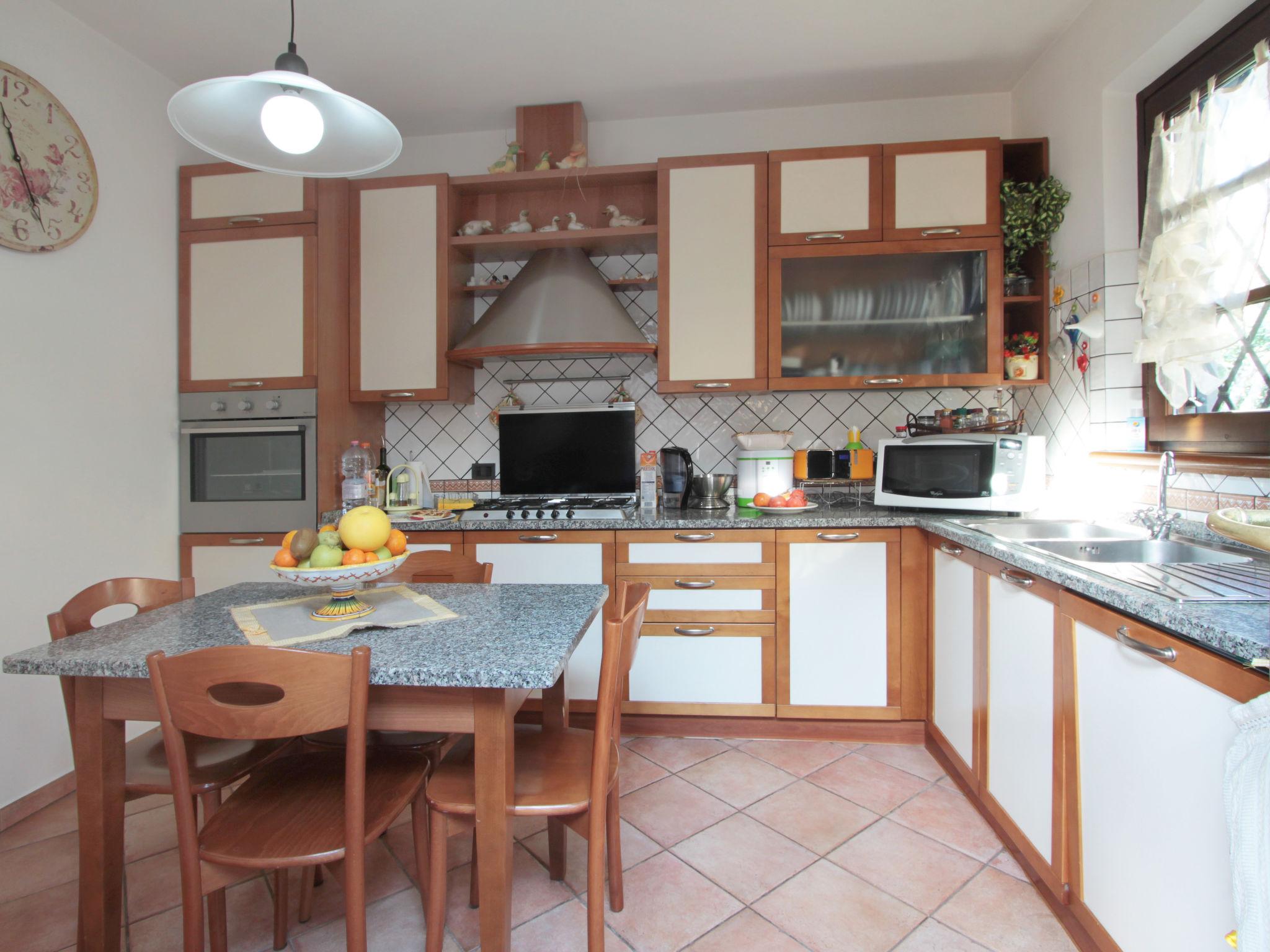 Photo 10 - 4 bedroom House in Forte dei Marmi with garden