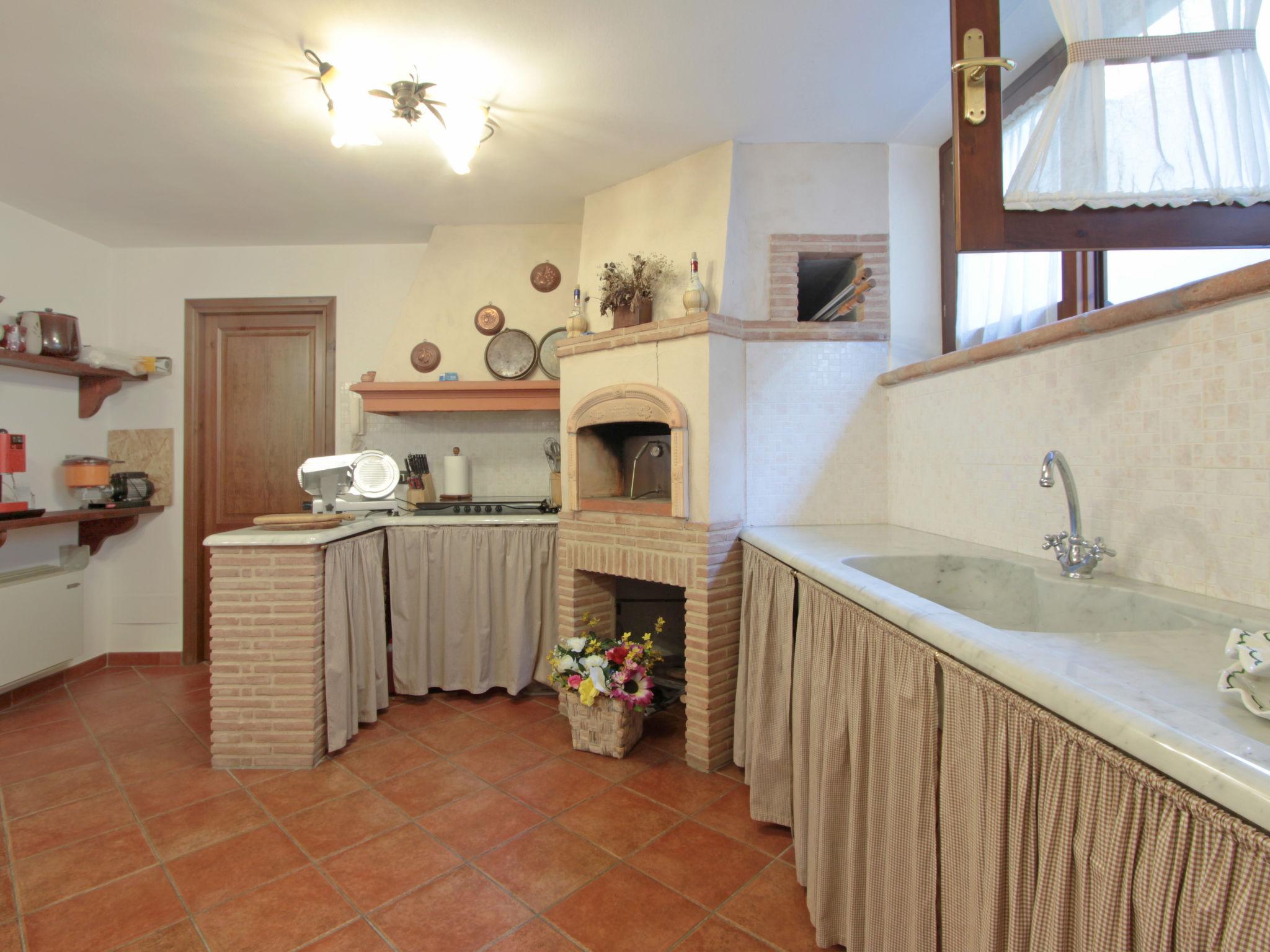 Photo 24 - 4 bedroom House in Forte dei Marmi with garden