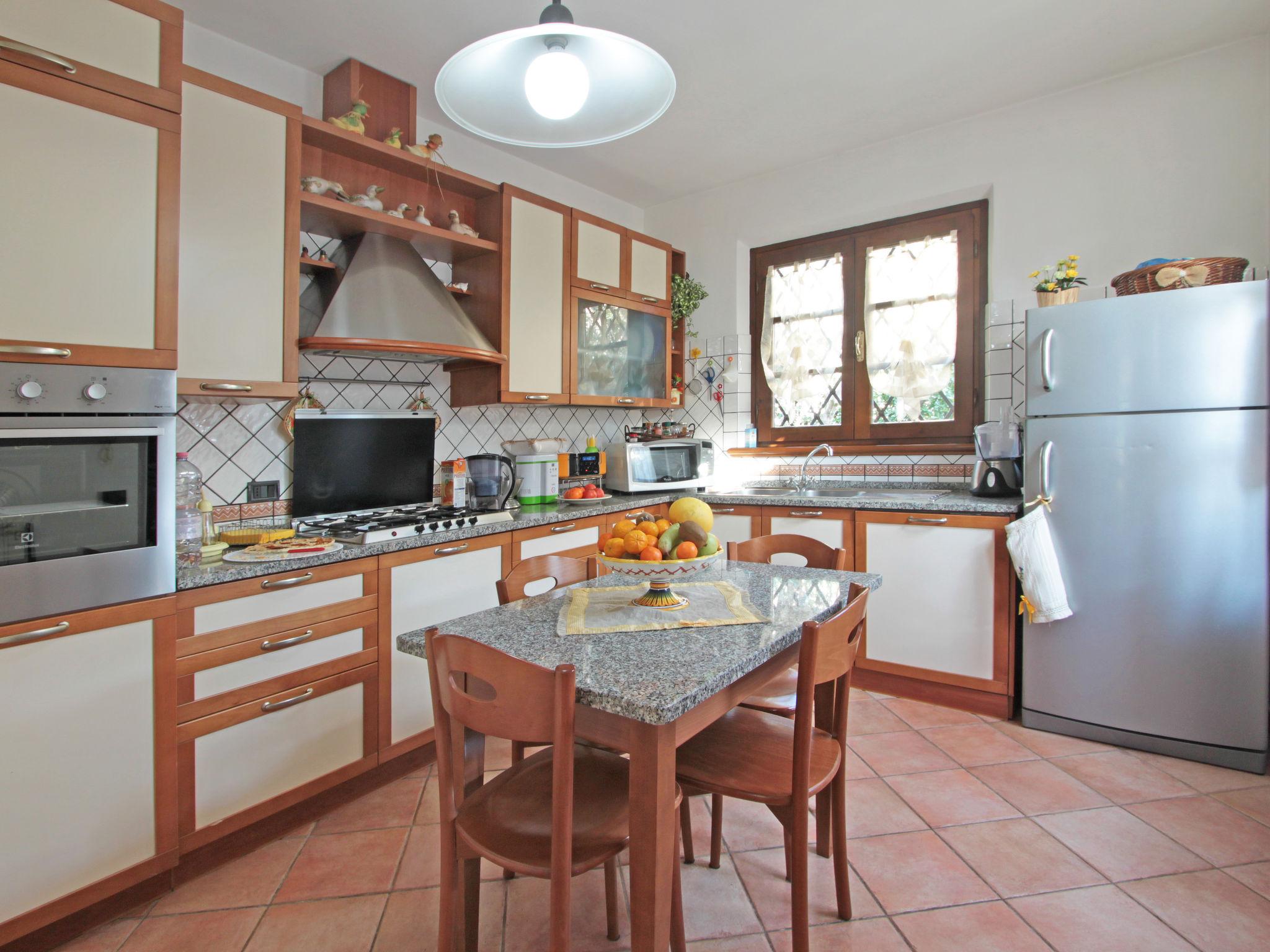 Photo 9 - 4 bedroom House in Forte dei Marmi with garden