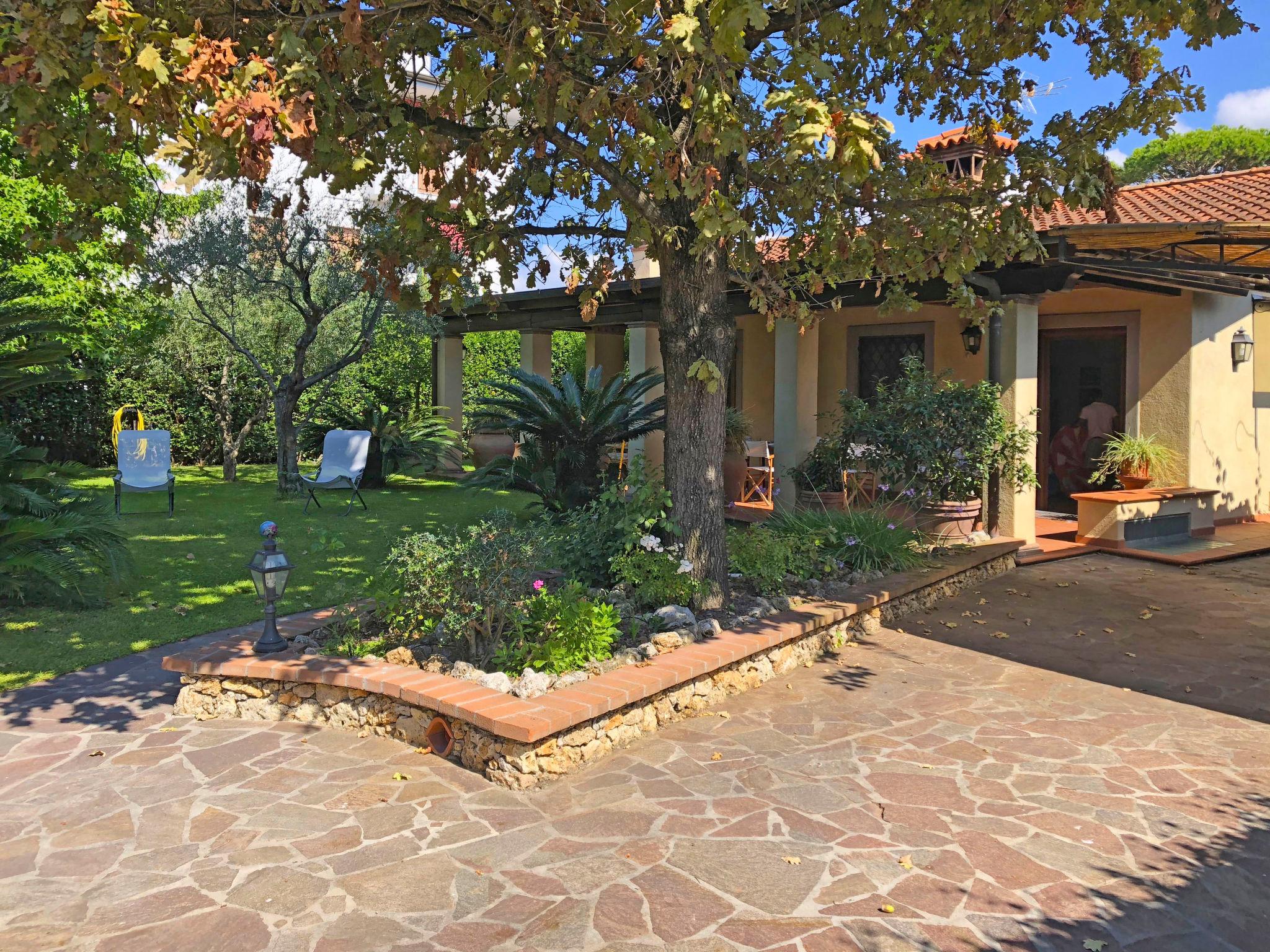 Photo 2 - Maison de 4 chambres à Forte dei Marmi avec jardin