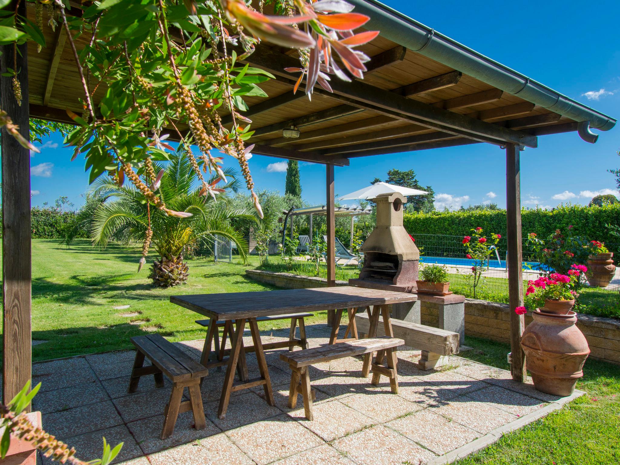 Foto 4 - Casa de 2 quartos em Cecina com piscina privada e vistas do mar