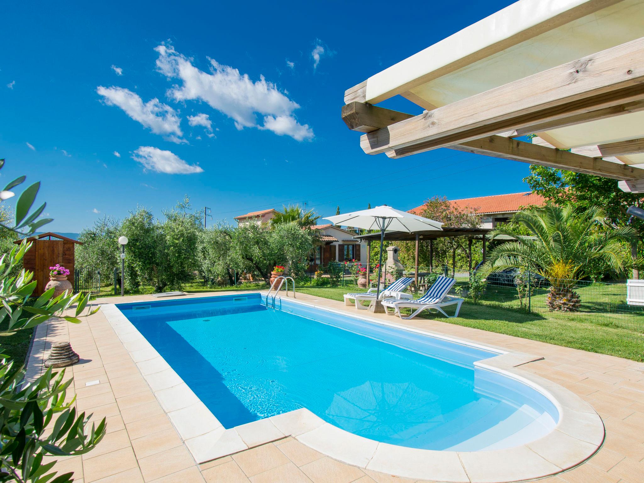Foto 1 - Casa con 2 camere da letto a Cecina con piscina privata e vista mare