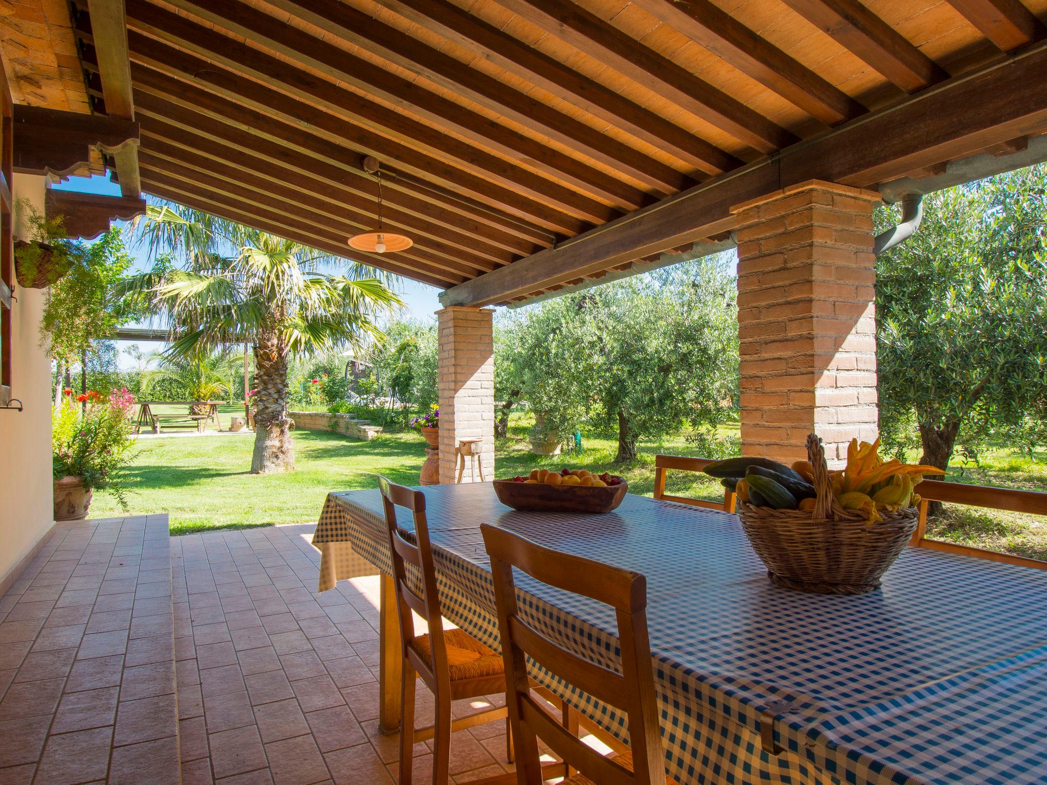 Foto 21 - Casa de 2 quartos em Cecina com piscina privada e jardim