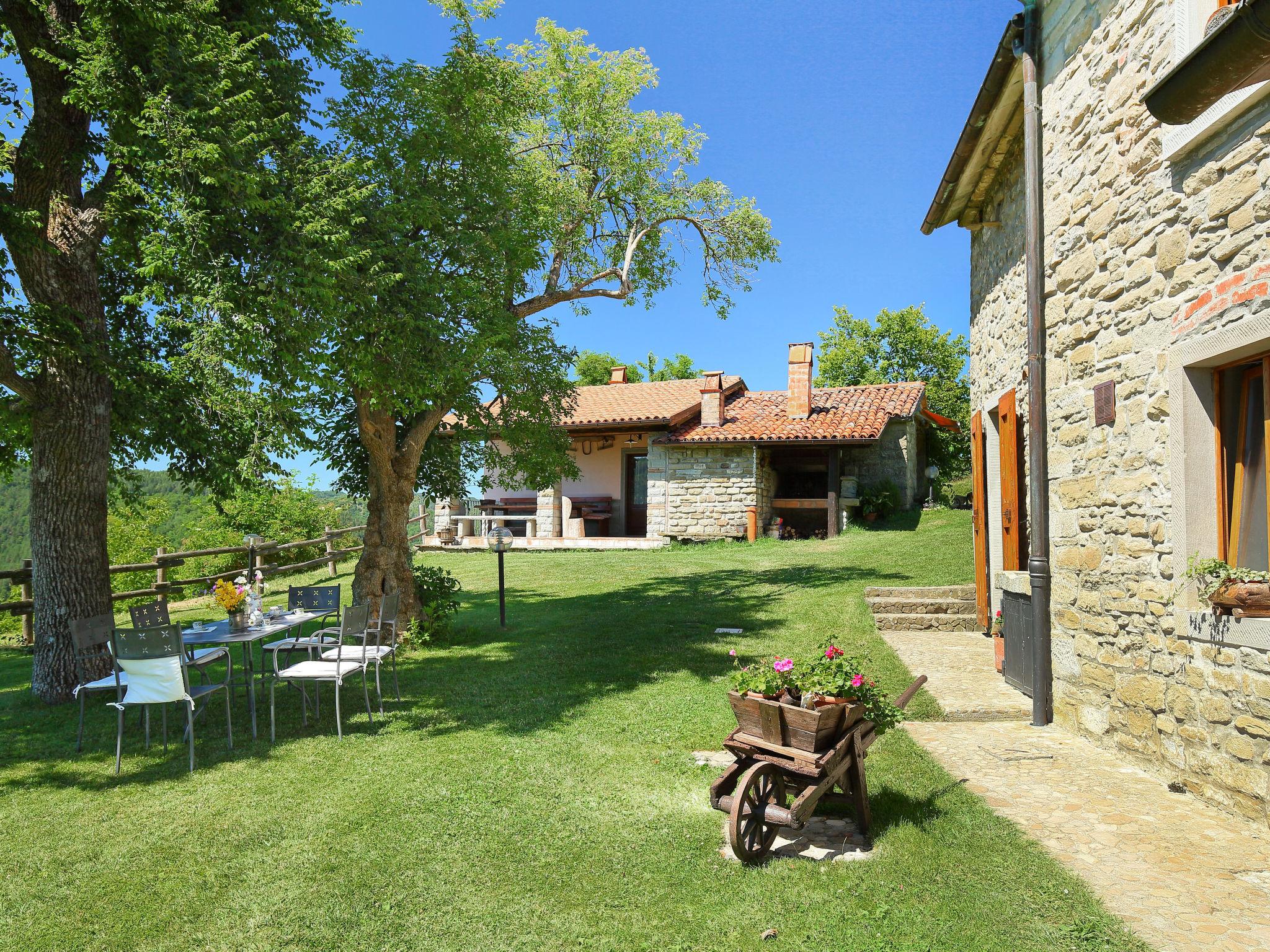 Photo 20 - 2 bedroom Apartment in Marradi with swimming pool and garden