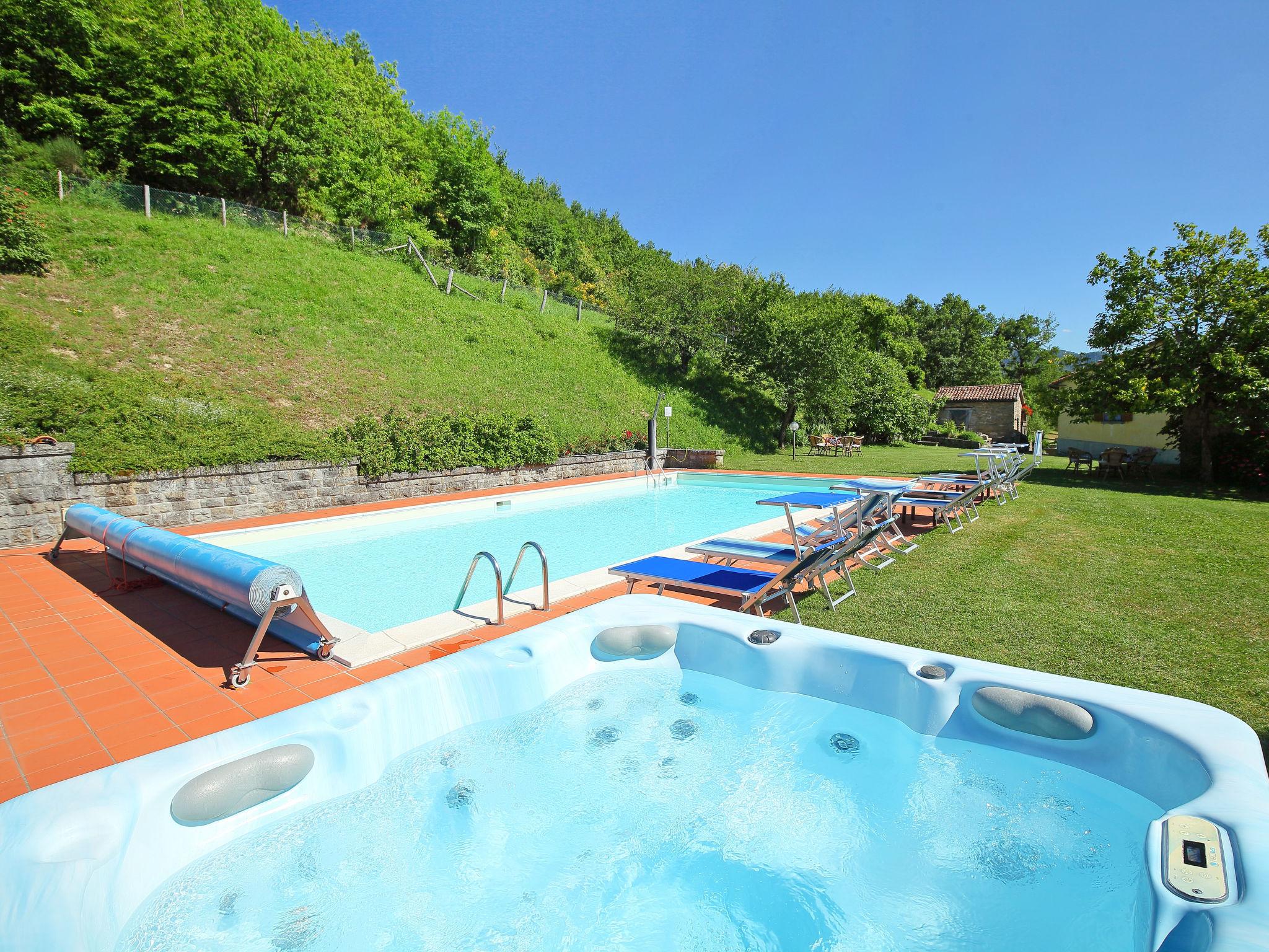 Photo 2 - Appartement de 2 chambres à Marradi avec piscine et jardin