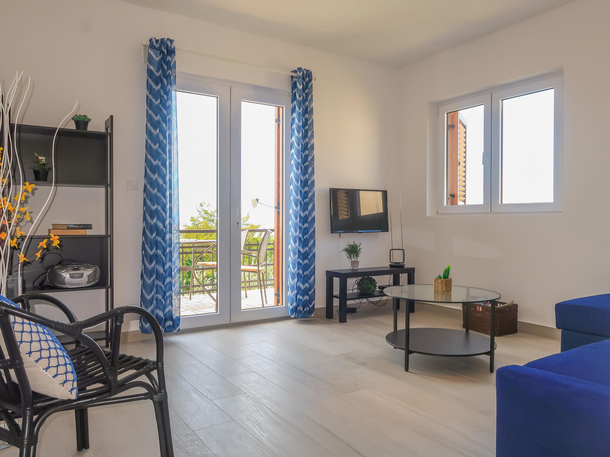 Foto 7 - Apartamento de 2 quartos em Crikvenica com jardim e terraço