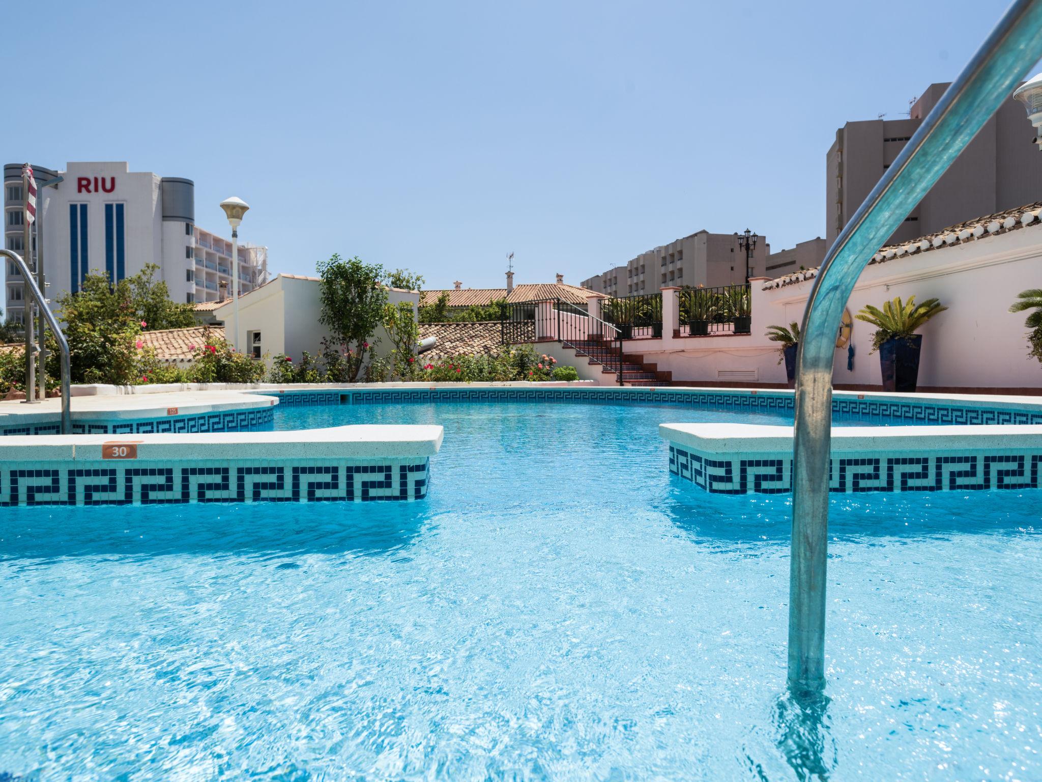 Photo 14 - Appartement de 2 chambres à Torremolinos avec piscine et jardin