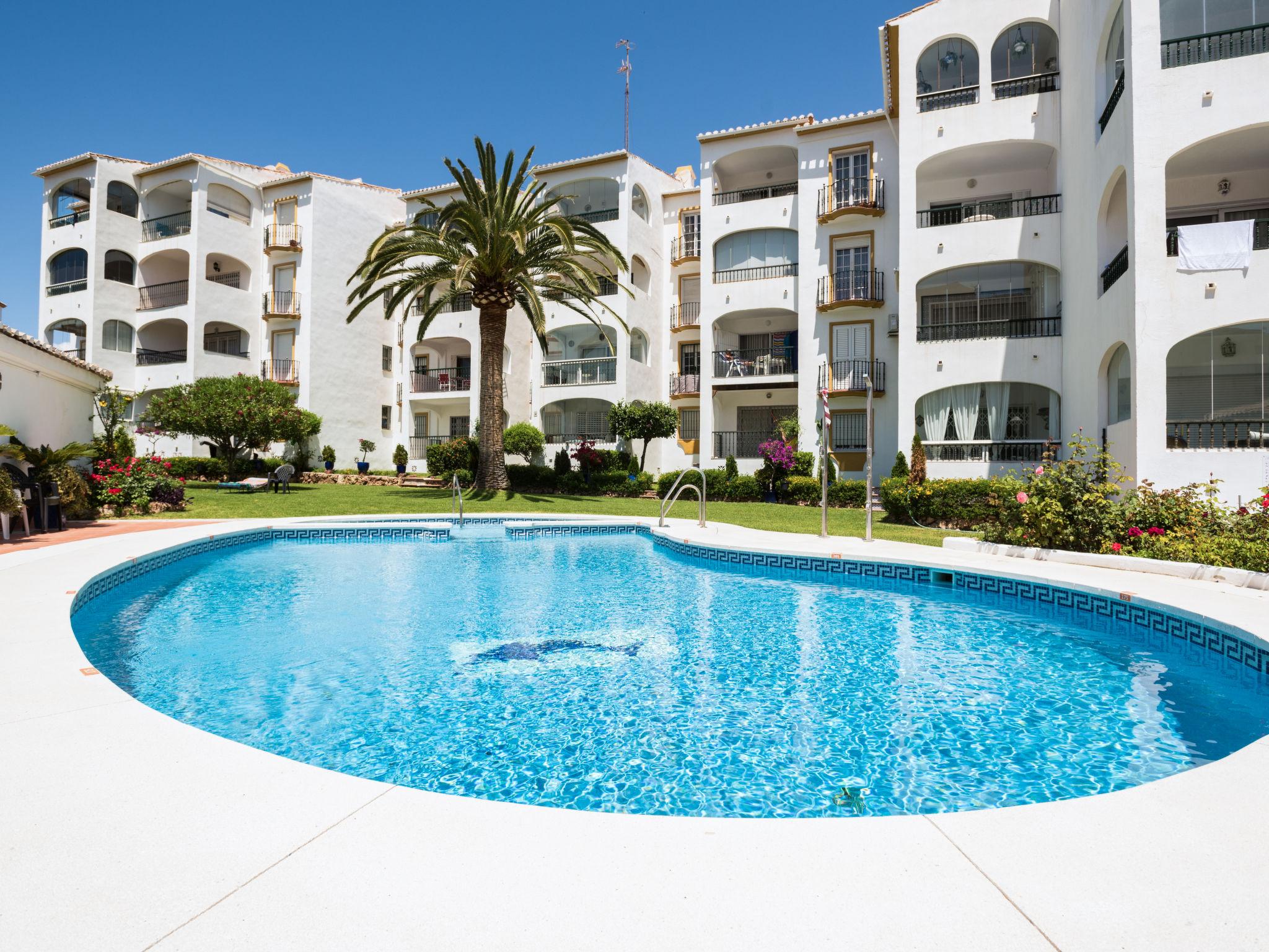 Foto 13 - Apartamento de 2 habitaciones en Torremolinos con piscina y vistas al mar