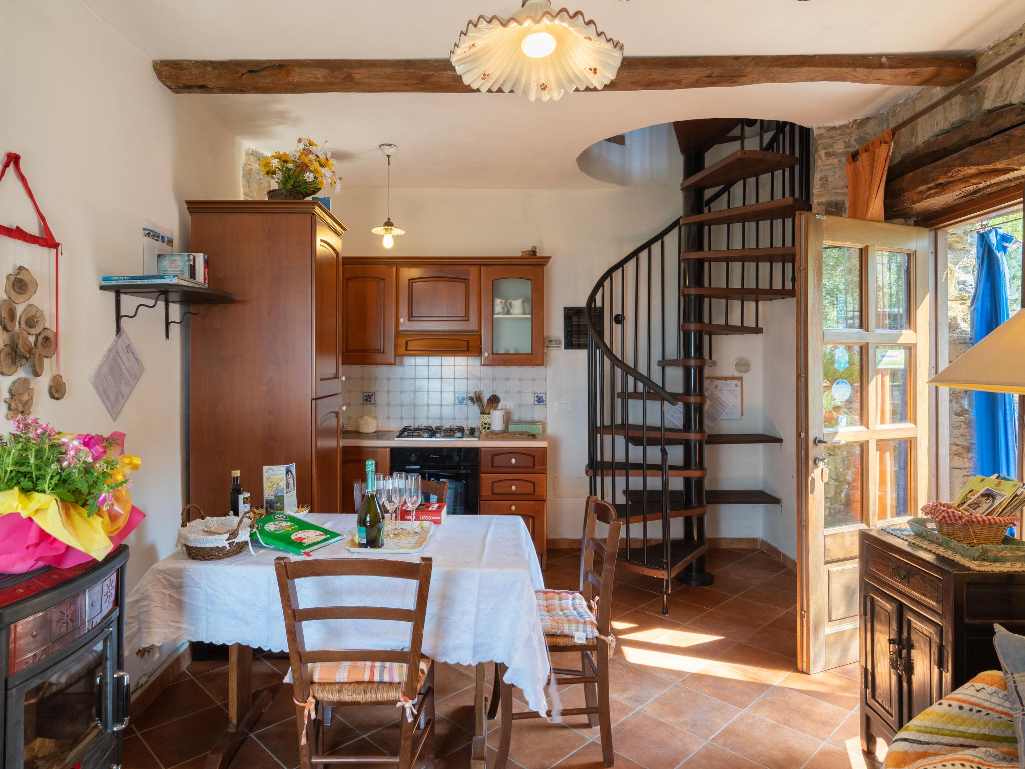 Photo 4 - Maison de 1 chambre à Diano San Pietro avec piscine privée et vues à la mer