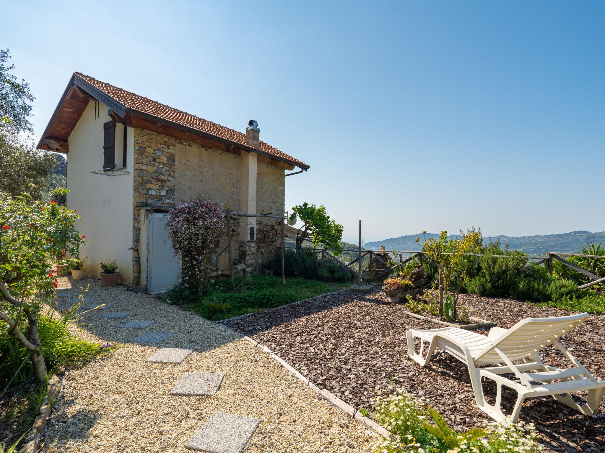 Photo 13 - Maison de 1 chambre à Diano San Pietro avec piscine privée et vues à la mer