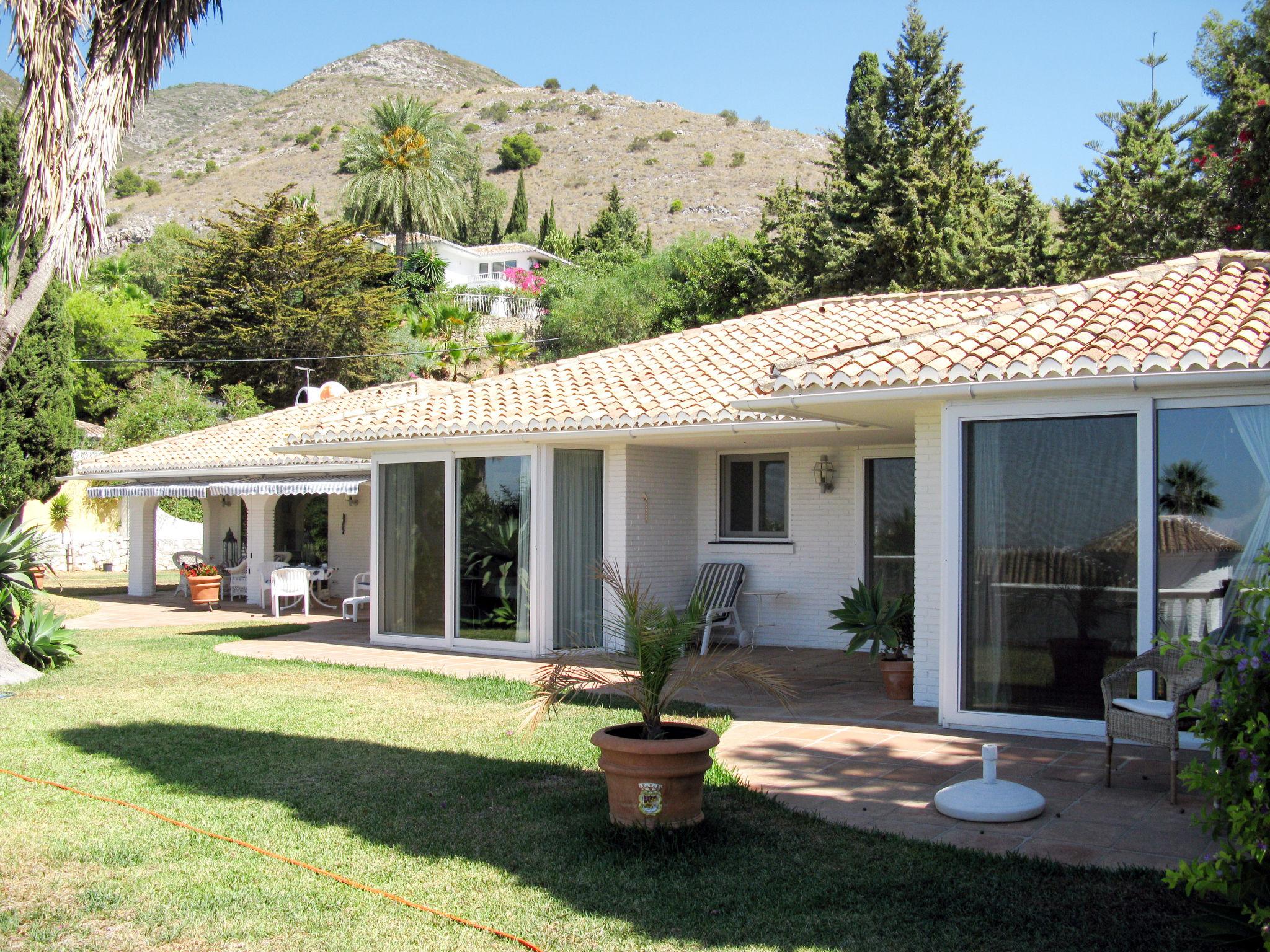 Foto 38 - Casa con 3 camere da letto a Benalmádena con piscina privata e vista mare