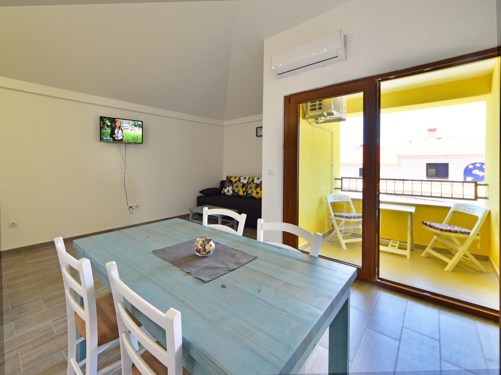 Foto 4 - Apartamento de 1 habitación en Senj con terraza