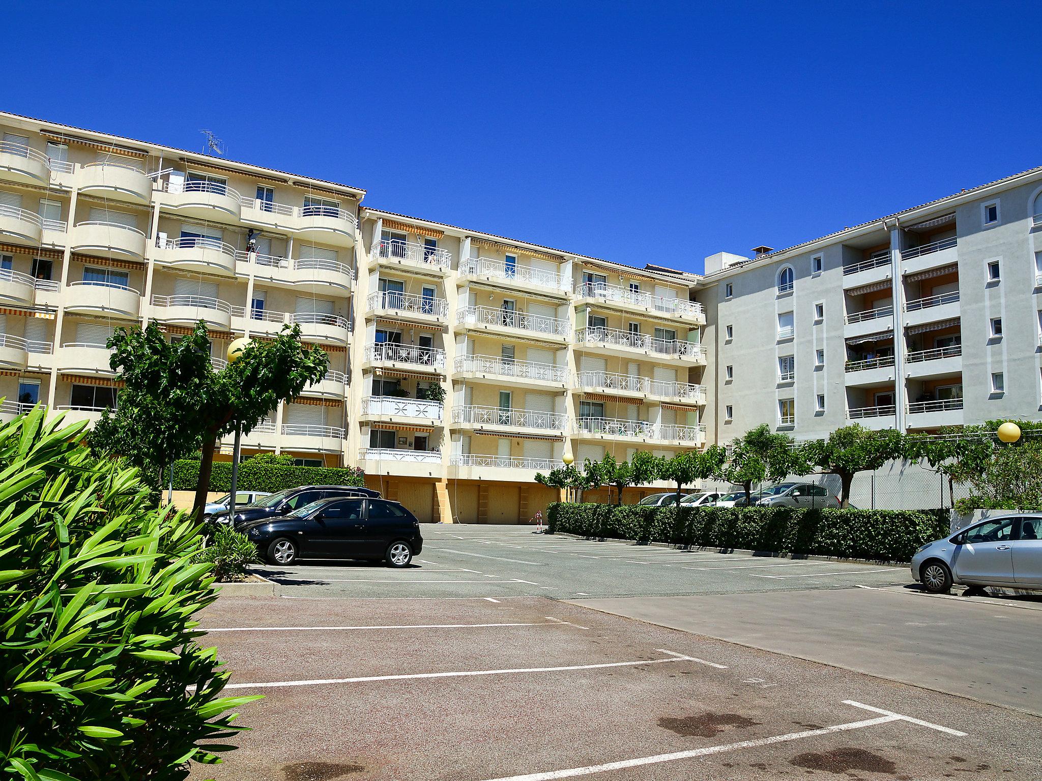 Photo 15 - Appartement de 1 chambre à Saint-Raphaël avec piscine et vues à la mer