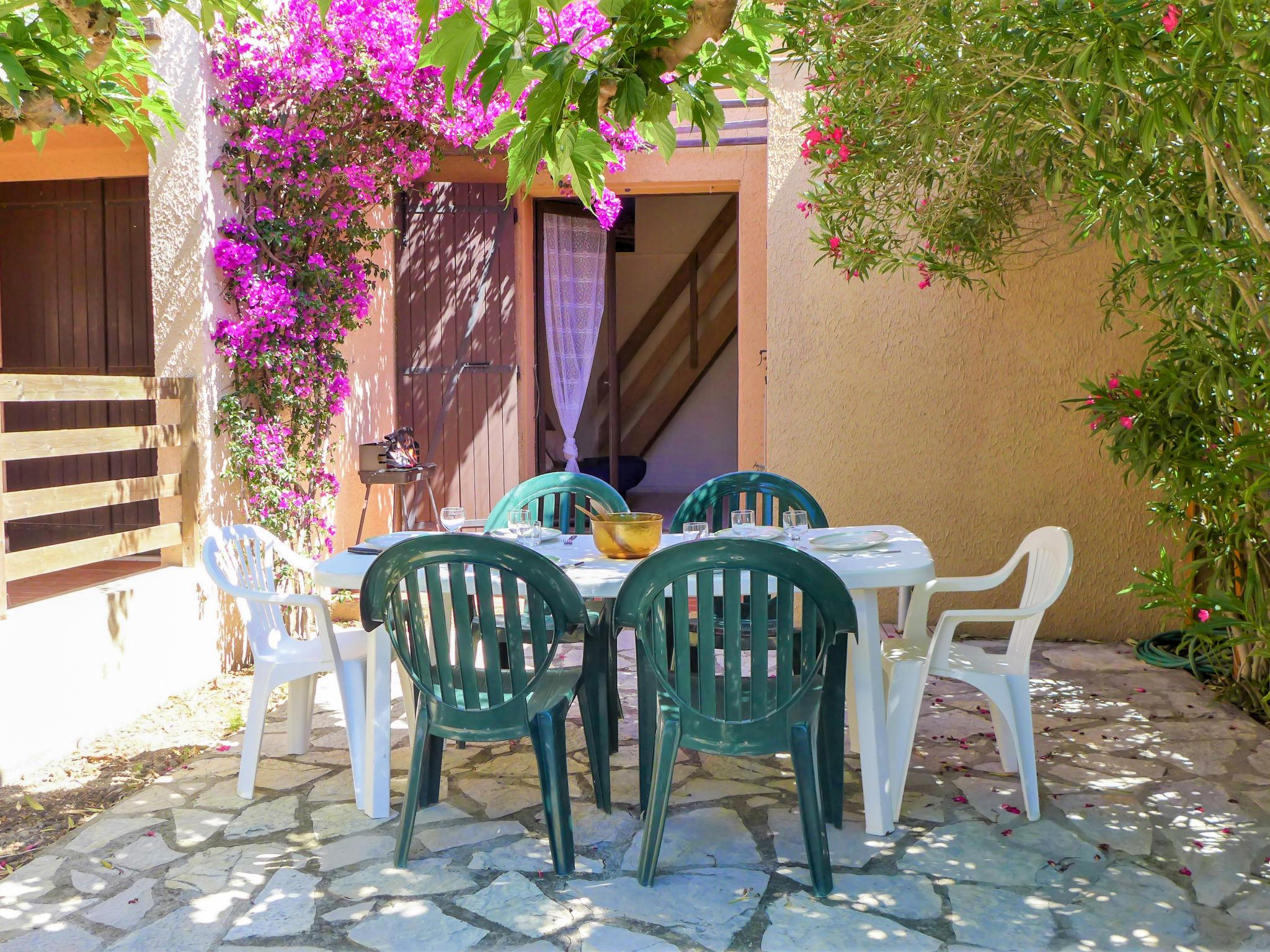 Photo 13 - Maison de 1 chambre à Gruissan avec terrasse et vues à la mer