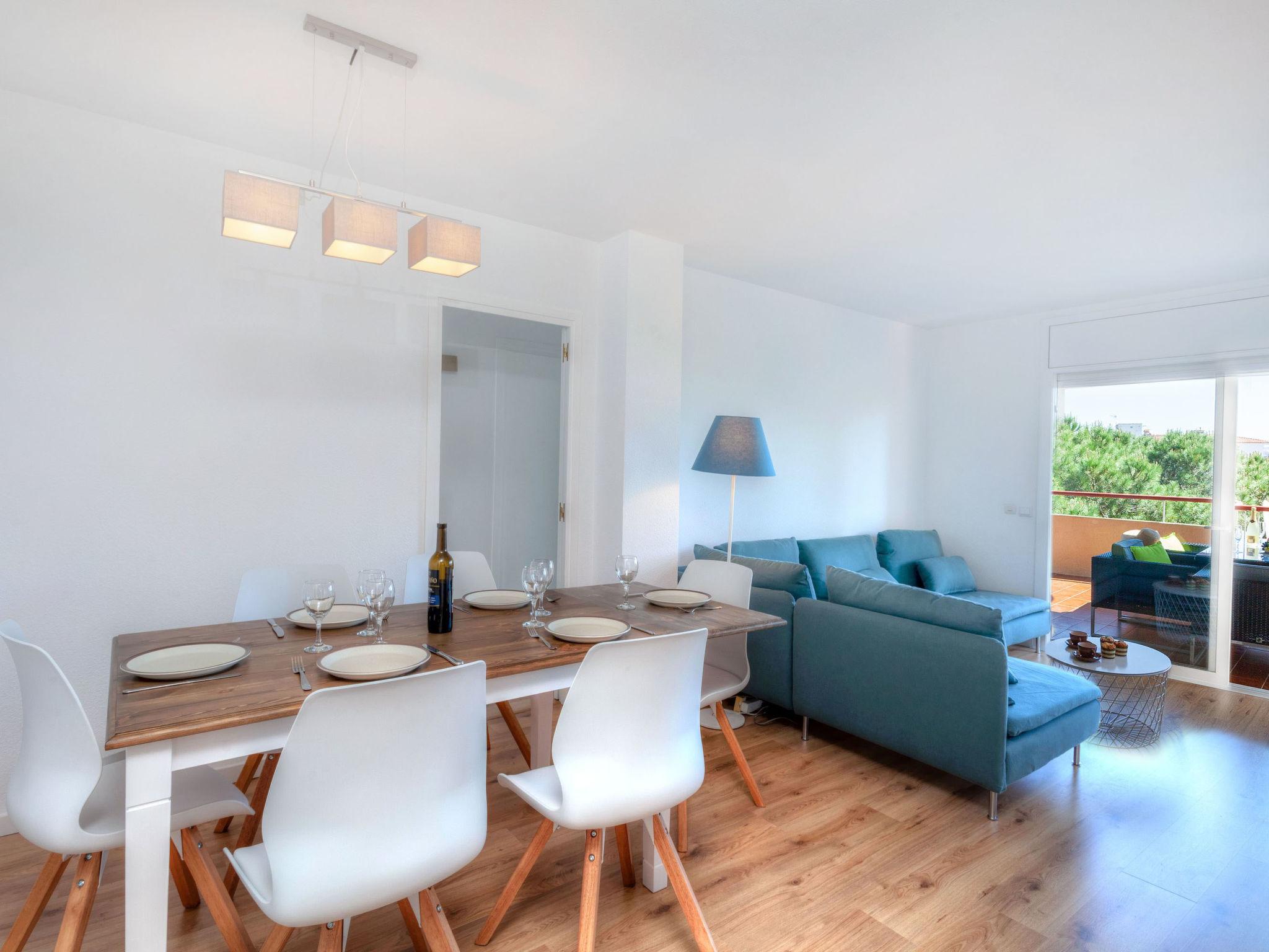 Photo 6 - 3 bedroom Apartment in Castell-Platja d'Aro with swimming pool and garden