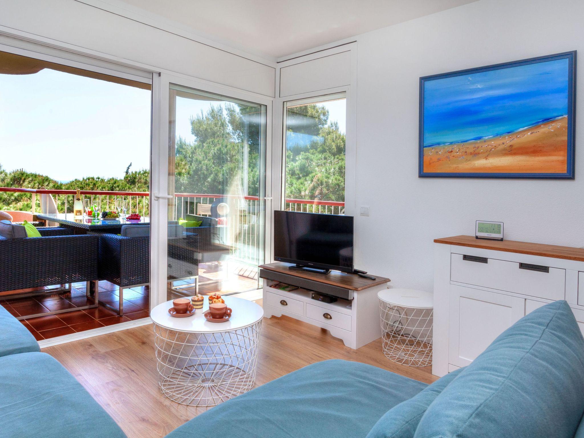 Photo 4 - 3 bedroom Apartment in Castell-Platja d'Aro with swimming pool and garden