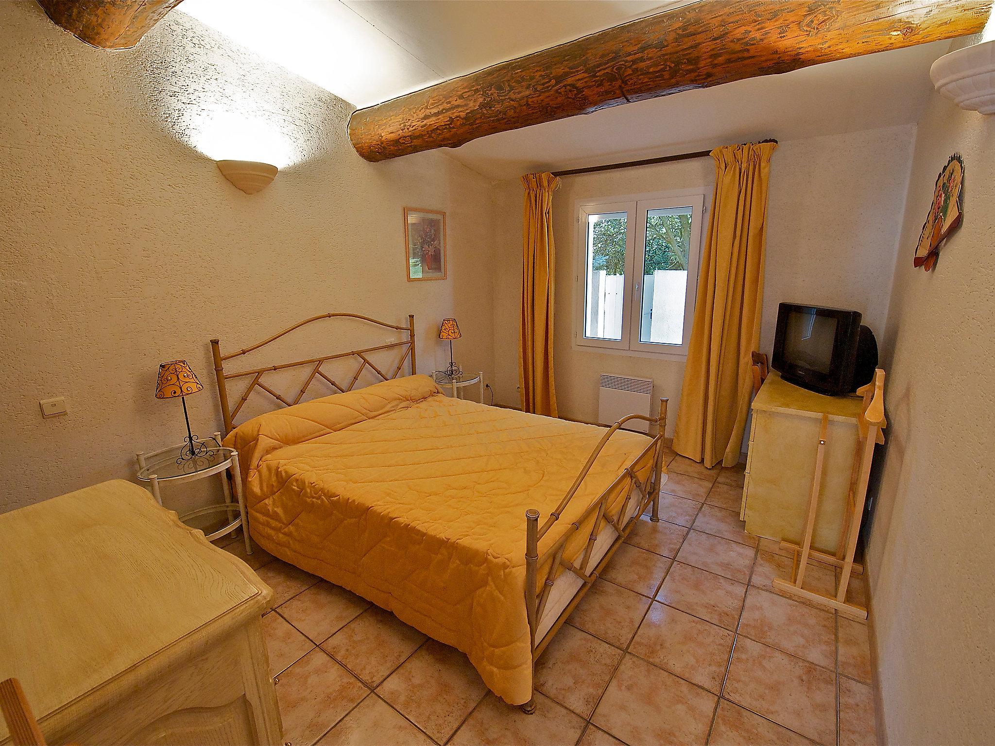 Photo 3 - 3 bedroom House in Cucuron with private pool and garden