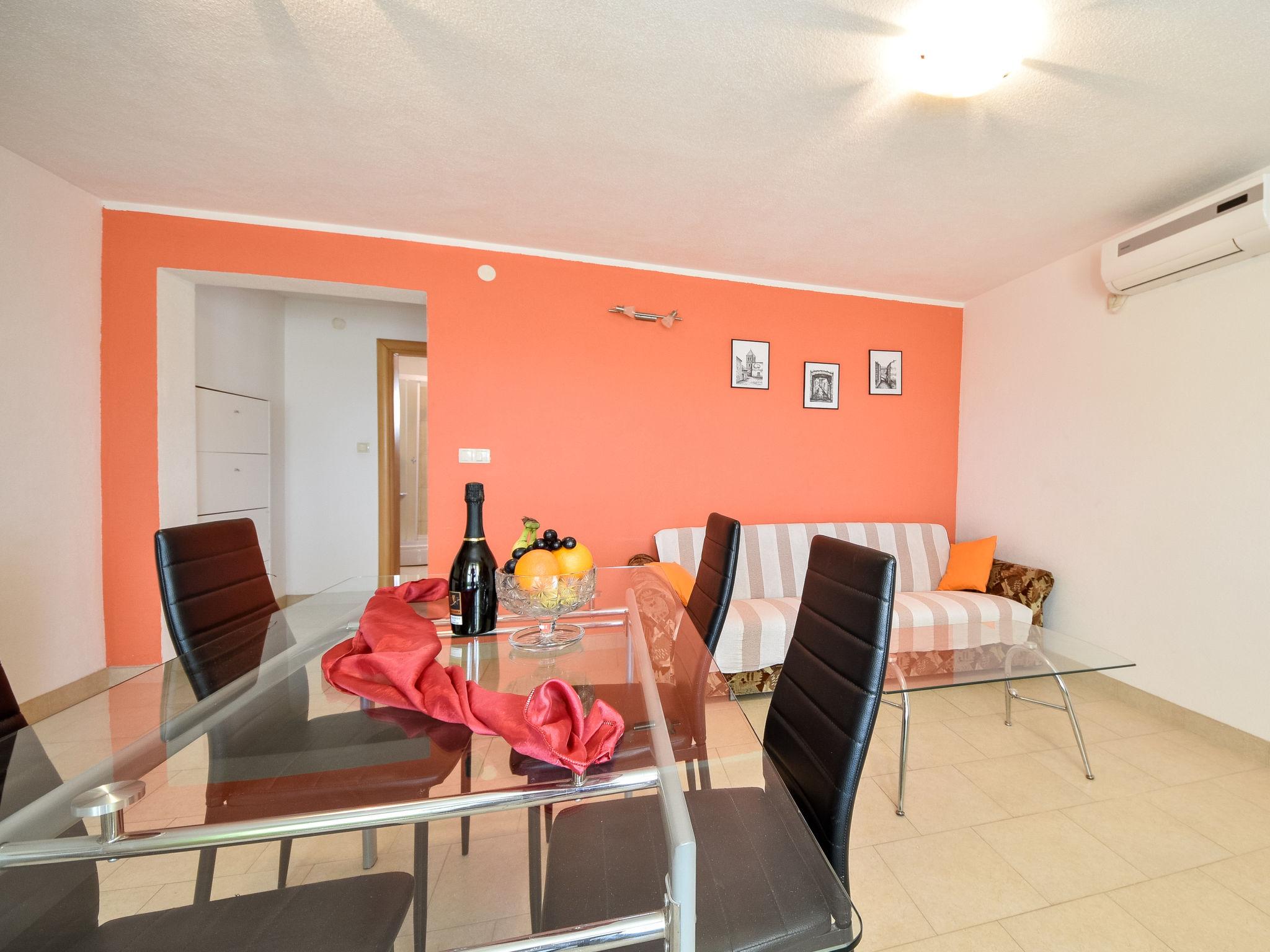 Photo 4 - 1 bedroom Apartment in Tisno with terrace and sea view