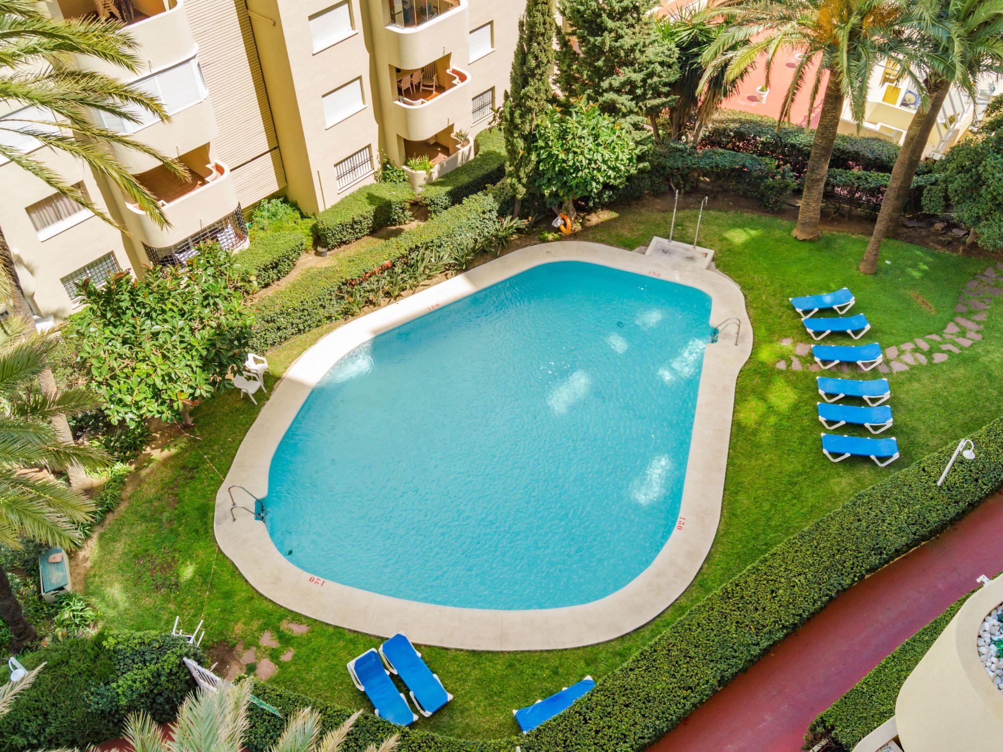 Foto 1 - Apartamento de 2 habitaciones en Estepona con piscina y vistas al mar