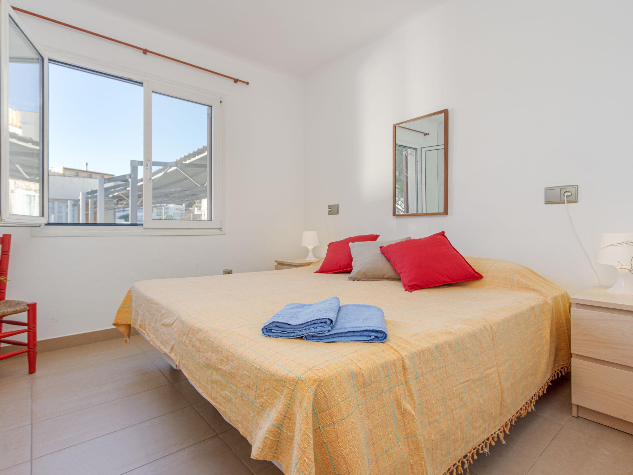 Foto 13 - Apartamento de 3 quartos em Roses com terraço e vistas do mar